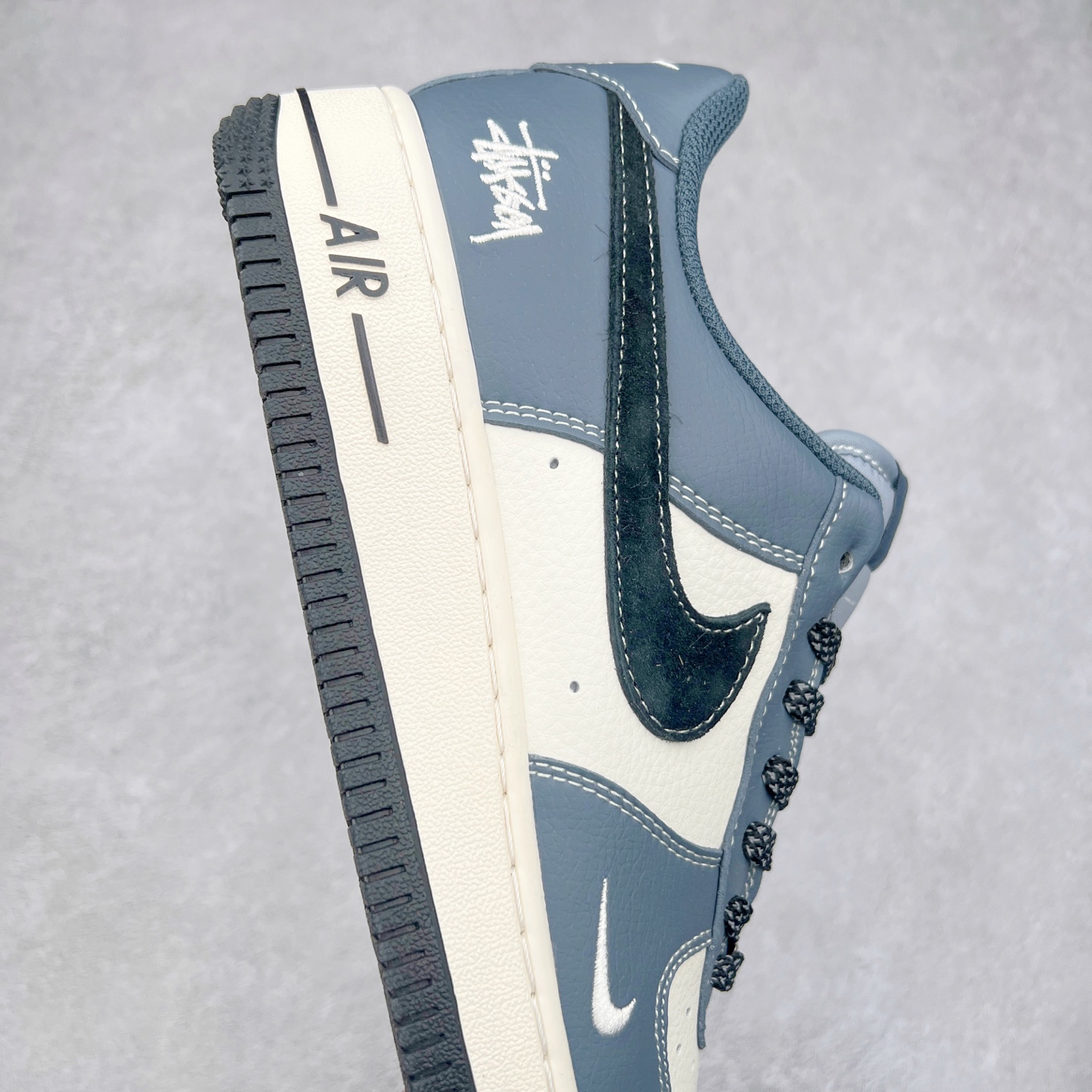 图片[6]-NK Air Force 1´07 Low 空军一号低帮百搭休闲运动板鞋 XZ3328-198 柔软、弹性十足的缓震性能和出色的中底设计 横跨复古与现代的外型结合 造就出风靡全球 三十多年的Force 1 直到今天还深受青睐 实拍调校N版已经零色差零失真 百分百还原实物色彩所见即所得 不存在货不对板色差等低级问题 选购参考实物拍摄 不混卖不参货 只用心做好货严格选品 承诺混一赔十 尺码：36 36.5 37.5 38 38.5 39 40 40.5 41 42 42.5 43 44 44.5 45-选品中心