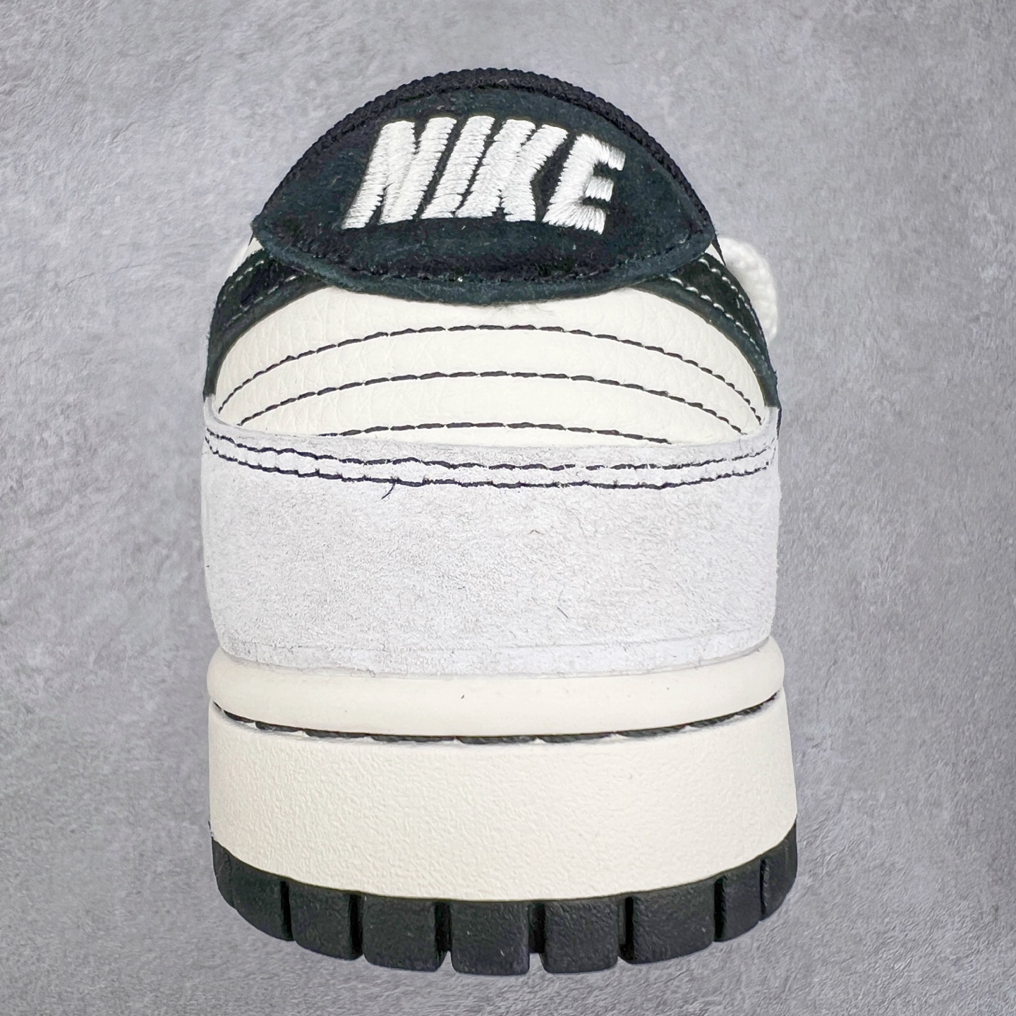 图片[8]-NK Dunk Low 定制配色 YX5066-233 大厂出品 极力推荐 原装头层材料 独家版型蒸餾加工帶來的是更好的视觉和脚感体验大厂纯原品质出货 清洁度 电绣工艺 皮料切割干净无任何毛边 细节完美 实拍调校N版已经零色差零失真 百分百还原实物色彩所见即所得 不存在货不对板色差等低级问题 选购参考实物拍摄 不混卖不参货 只用心做好货严格选品 承诺混一赔十 尺码：36 36.5 37.5 38 38.5 39 40 40.5 41 42 42.5 43 44 44.5 45-选品中心