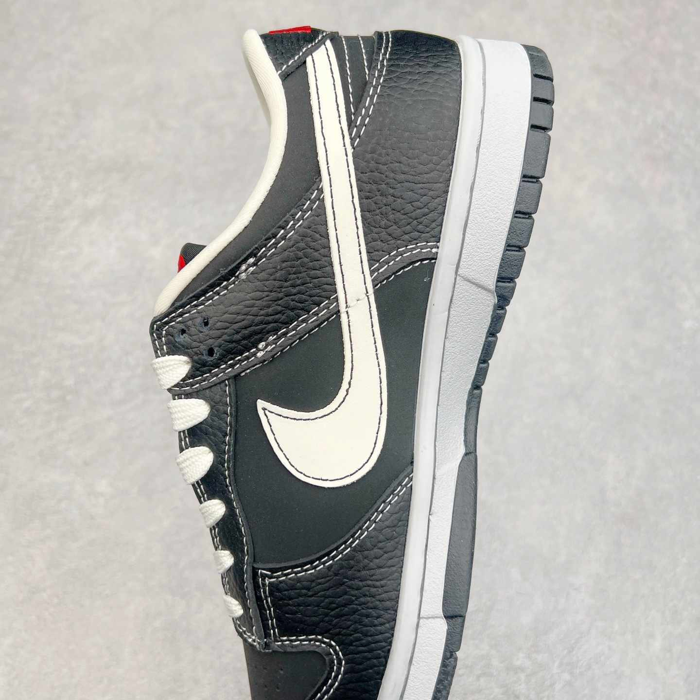 图片[7]-NK Dunk Low 定制配色 SC9207-403 大厂出品 极力推荐 原装头层材料 独家版型蒸餾加工帶來的是更好的视觉和脚感体验大厂纯原品质出货 清洁度 电绣工艺 皮料切割干净无任何毛边 细节完美 实拍调校N版已经零色差零失真 百分百还原实物色彩所见即所得 不存在货不对板色差等低级问题 选购参考实物拍摄 不混卖不参货 只用心做好货严格选品 承诺混一赔十 尺码：36 36.5 37.5 38 38.5 39 40 40.5 41 42 42.5 43 44 44.5 45-选品中心