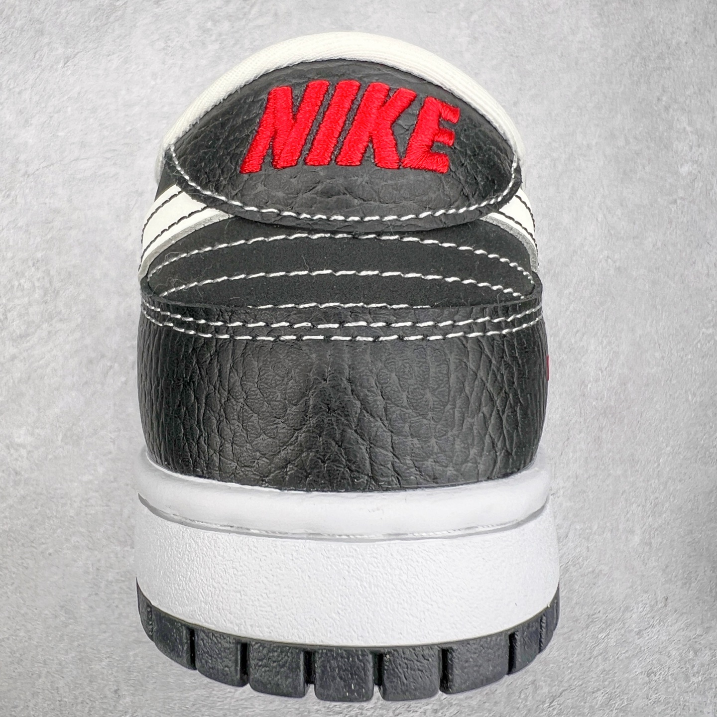 图片[8]-NK Dunk Low 定制配色 SC9207-403 大厂出品 极力推荐 原装头层材料 独家版型蒸餾加工帶來的是更好的视觉和脚感体验大厂纯原品质出货 清洁度 电绣工艺 皮料切割干净无任何毛边 细节完美 实拍调校N版已经零色差零失真 百分百还原实物色彩所见即所得 不存在货不对板色差等低级问题 选购参考实物拍摄 不混卖不参货 只用心做好货严格选品 承诺混一赔十 尺码：36 36.5 37.5 38 38.5 39 40 40.5 41 42 42.5 43 44 44.5 45-选品中心