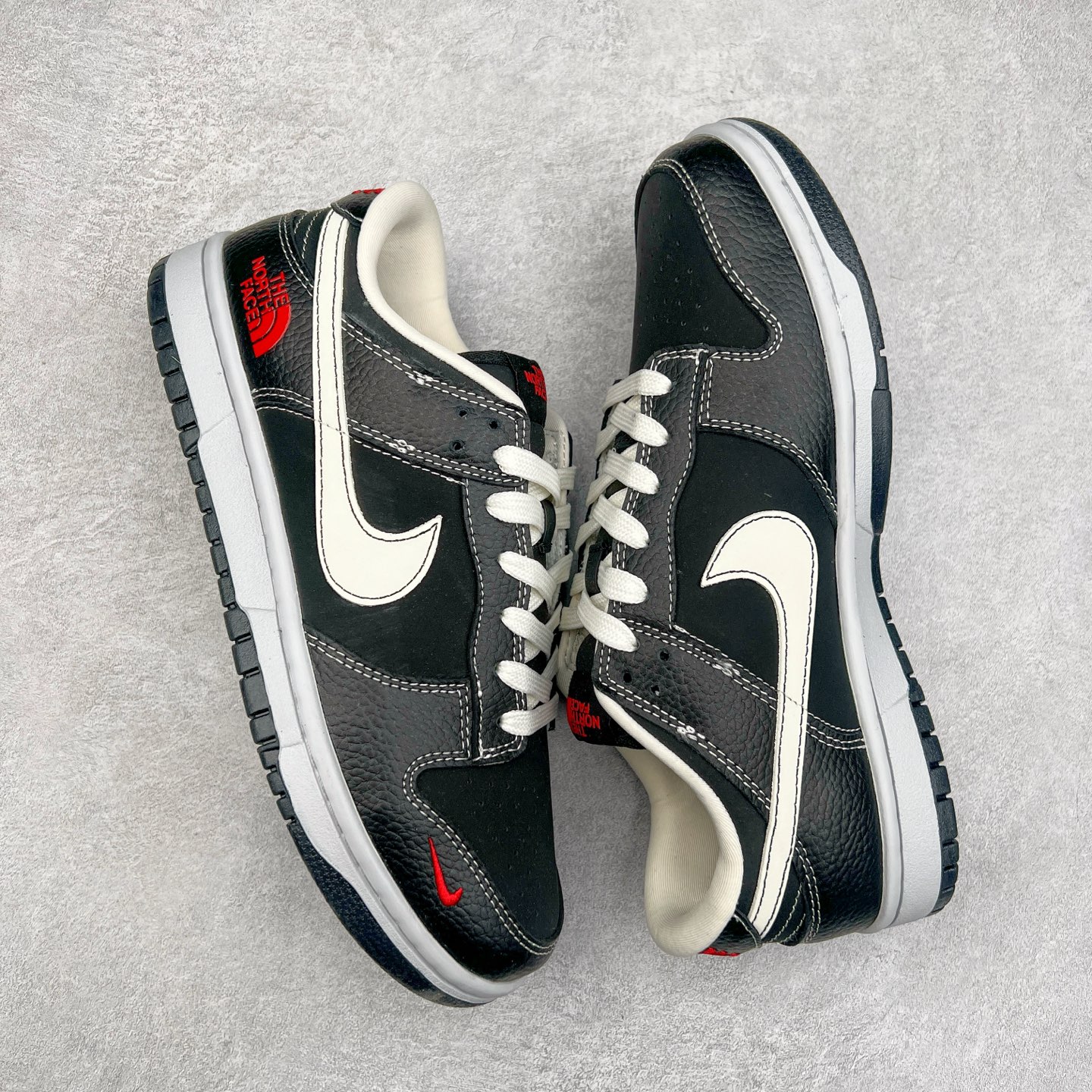 图片[3]-NK Dunk Low 定制配色 SC9207-403 大厂出品 极力推荐 原装头层材料 独家版型蒸餾加工帶來的是更好的视觉和脚感体验大厂纯原品质出货 清洁度 电绣工艺 皮料切割干净无任何毛边 细节完美 实拍调校N版已经零色差零失真 百分百还原实物色彩所见即所得 不存在货不对板色差等低级问题 选购参考实物拍摄 不混卖不参货 只用心做好货严格选品 承诺混一赔十 尺码：36 36.5 37.5 38 38.5 39 40 40.5 41 42 42.5 43 44 44.5 45-选品中心