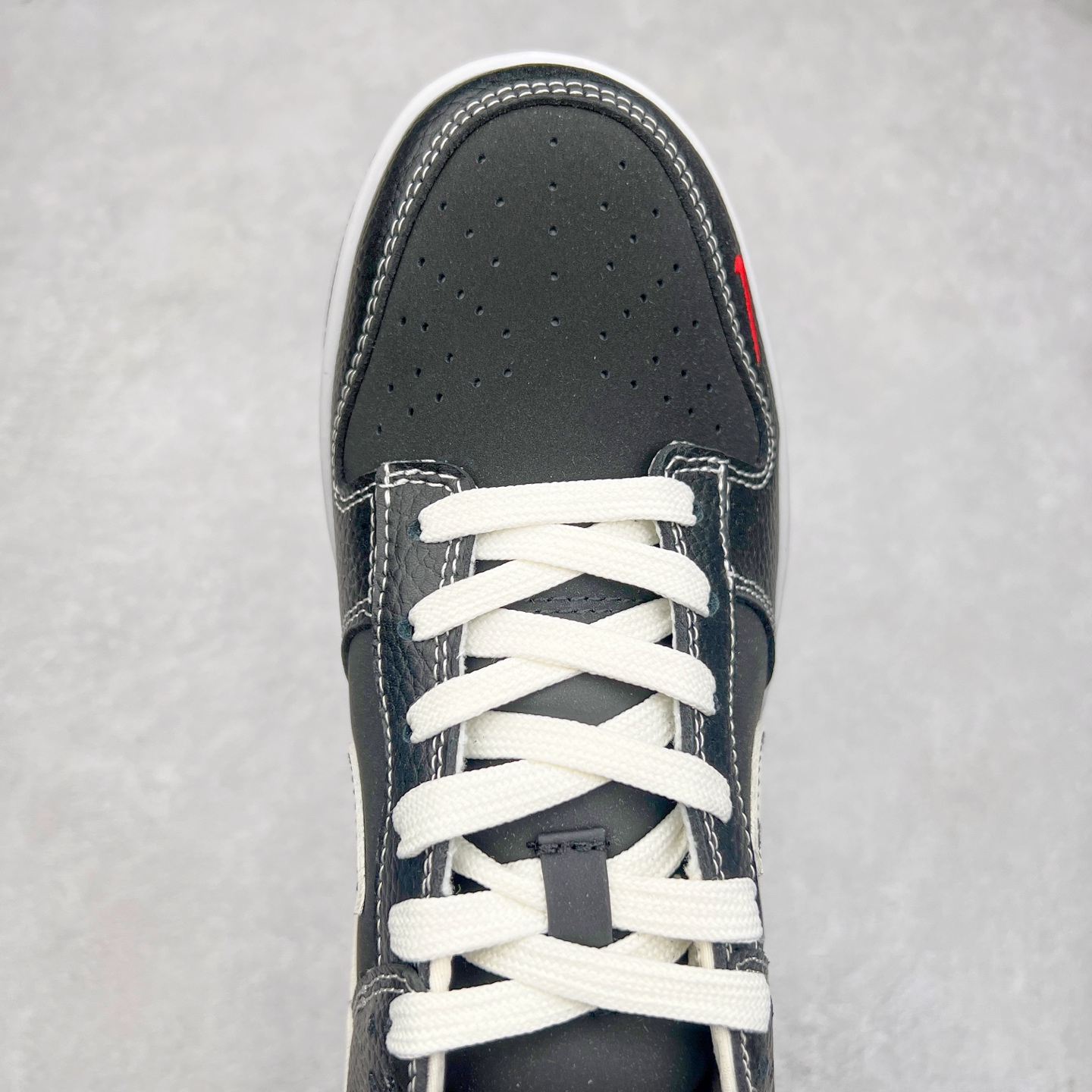 图片[4]-NK Dunk Low 定制配色 SC9207-403 大厂出品 极力推荐 原装头层材料 独家版型蒸餾加工帶來的是更好的视觉和脚感体验大厂纯原品质出货 清洁度 电绣工艺 皮料切割干净无任何毛边 细节完美 实拍调校N版已经零色差零失真 百分百还原实物色彩所见即所得 不存在货不对板色差等低级问题 选购参考实物拍摄 不混卖不参货 只用心做好货严格选品 承诺混一赔十 尺码：36 36.5 37.5 38 38.5 39 40 40.5 41 42 42.5 43 44 44.5 45-选品中心