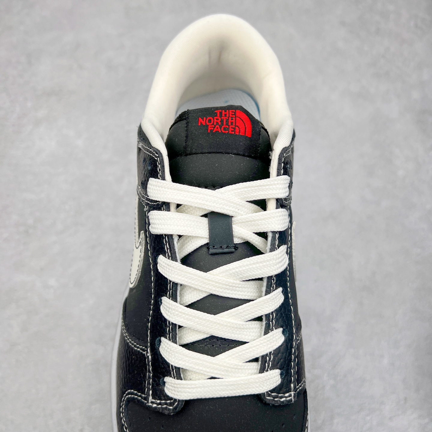 图片[5]-NK Dunk Low 定制配色 SC9207-403 大厂出品 极力推荐 原装头层材料 独家版型蒸餾加工帶來的是更好的视觉和脚感体验大厂纯原品质出货 清洁度 电绣工艺 皮料切割干净无任何毛边 细节完美 实拍调校N版已经零色差零失真 百分百还原实物色彩所见即所得 不存在货不对板色差等低级问题 选购参考实物拍摄 不混卖不参货 只用心做好货严格选品 承诺混一赔十 尺码：36 36.5 37.5 38 38.5 39 40 40.5 41 42 42.5 43 44 44.5 45-选品中心