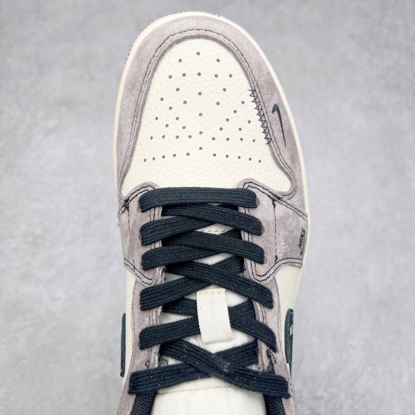 图片[4]-Air Jordan AJ1 Low 低帮定制 SJ9950-052 原厂内置气垫魔块 A模大底 头层小牛皮 鞋舌AJ原厂专用牛津布+AJ专用反口珍珠布+原厂无杂质高弹内里海棉+特殊封边弹力鞋带 尺码：36 36.5 37.5 38 38.5 39 40 40.5 41 42 42.5 43 44 44.5 45-选品中心