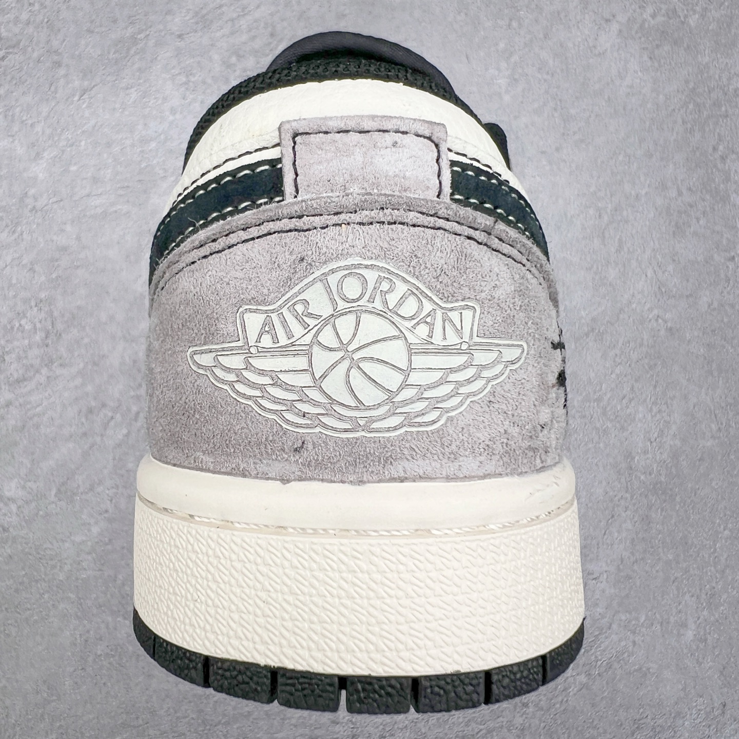 图片[8]-Air Jordan AJ1 Low 低帮定制 SJ9950-052 原厂内置气垫魔块 A模大底 头层小牛皮 鞋舌AJ原厂专用牛津布+AJ专用反口珍珠布+原厂无杂质高弹内里海棉+特殊封边弹力鞋带 尺码：36 36.5 37.5 38 38.5 39 40 40.5 41 42 42.5 43 44 44.5 45-选品中心