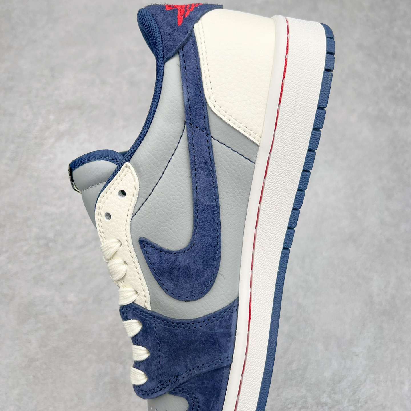 图片[7]-TS x Air Jordan AJ1 Low 倒钩低帮联名定制配色 CF3688-026 原厂内置气垫魔块 A模大底 头层小牛皮 鞋舌AJ原厂专用牛津布+AJ专用反口珍珠布+原厂无杂质高弹内里海棉+特殊封边弹力鞋带 实拍调校N版已经零色差零失真 百分百还原实物色彩所见即所得 不存在货不对板色差等低级问题 选购参考实物拍摄 不混卖不参货 只用心做好货严格选品 承诺混一赔十 尺码：36 36.5 37.5 38 38.5 39 40 40.5 41 42 42.5 43 44 44.5 45-选品中心