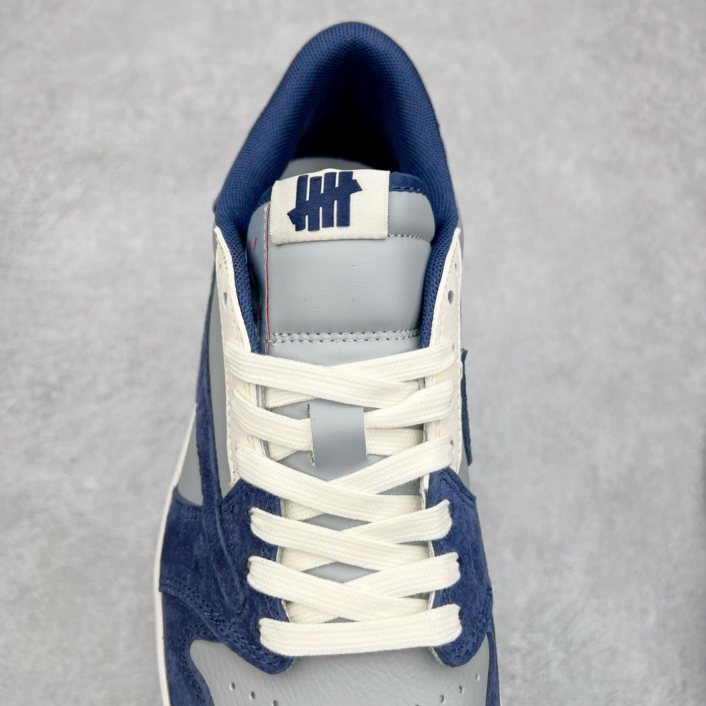 图片[5]-TS x Air Jordan AJ1 Low 倒钩低帮联名定制配色 CF3688-026 原厂内置气垫魔块 A模大底 头层小牛皮 鞋舌AJ原厂专用牛津布+AJ专用反口珍珠布+原厂无杂质高弹内里海棉+特殊封边弹力鞋带 实拍调校N版已经零色差零失真 百分百还原实物色彩所见即所得 不存在货不对板色差等低级问题 选购参考实物拍摄 不混卖不参货 只用心做好货严格选品 承诺混一赔十 尺码：36 36.5 37.5 38 38.5 39 40 40.5 41 42 42.5 43 44 44.5 45-选品中心