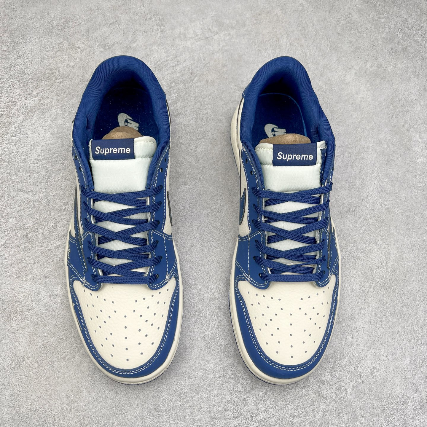 图片[2]-TS x Air Jordan AJ1 Low 倒钩低帮联名定制配色 XS2024-022 原厂内置气垫魔块 A模大底 头层小牛皮 鞋舌AJ原厂专用牛津布+AJ专用反口珍珠布+原厂无杂质高弹内里海棉+特殊封边弹力鞋带 实拍调校N版已经零色差零失真 百分百还原实物色彩所见即所得 不存在货不对板色差等低级问题 选购参考实物拍摄 不混卖不参货 只用心做好货严格选品 承诺混一赔十 尺码：36 36.5 37.5 38 38.5 39 40 40.5 41 42 42.5 43 44 44.5 45-选品中心