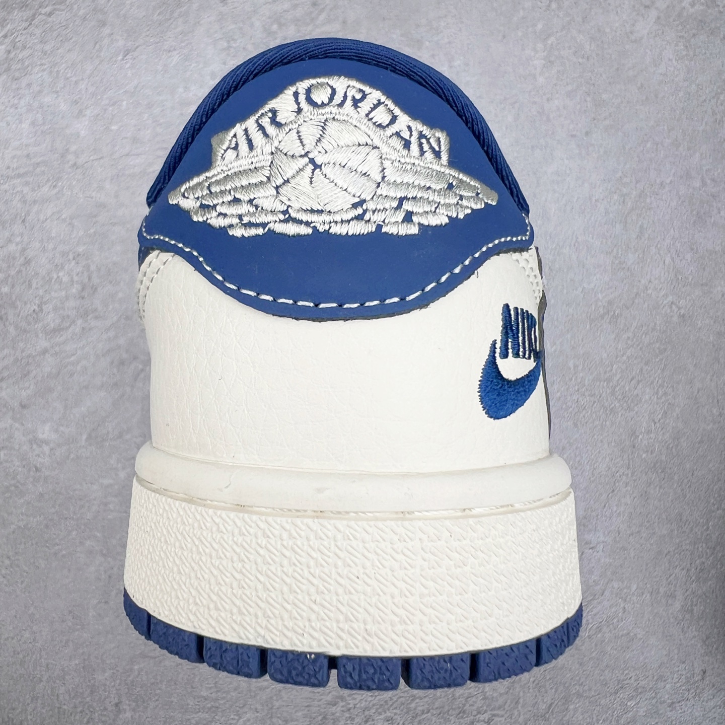 图片[8]-TS x Air Jordan AJ1 Low 倒钩低帮联名定制配色 XS2024-022 原厂内置气垫魔块 A模大底 头层小牛皮 鞋舌AJ原厂专用牛津布+AJ专用反口珍珠布+原厂无杂质高弹内里海棉+特殊封边弹力鞋带 实拍调校N版已经零色差零失真 百分百还原实物色彩所见即所得 不存在货不对板色差等低级问题 选购参考实物拍摄 不混卖不参货 只用心做好货严格选品 承诺混一赔十 尺码：36 36.5 37.5 38 38.5 39 40 40.5 41 42 42.5 43 44 44.5 45-选品中心