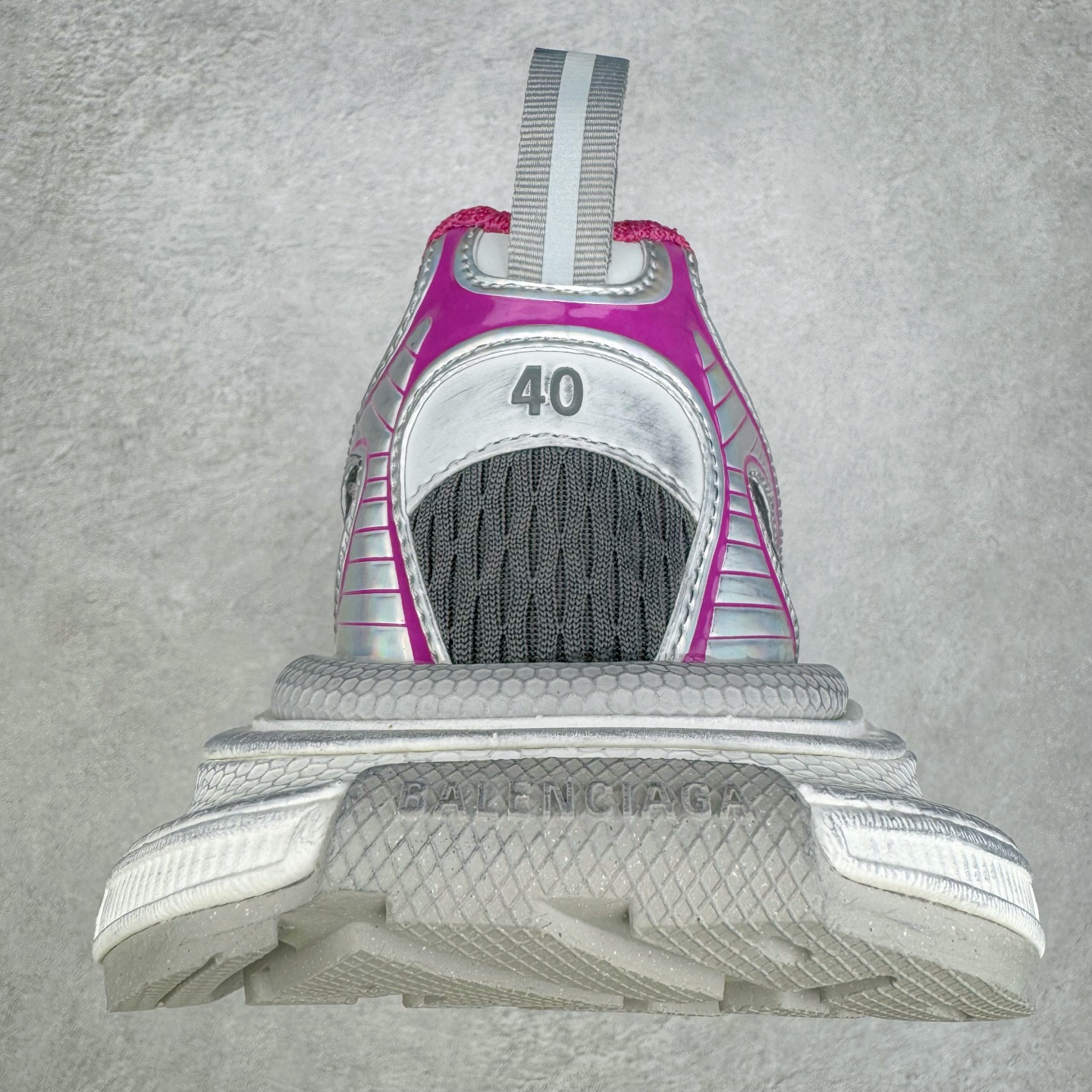 图片[8]-＃VG零售版 BALENCIAGA 3XL Sneakers 巴黎世家十代网布系带低帮走秀复古老爹鞋 全套原纸板楦头开发 最原汁原味的灵魂版型 全鞋荧光划线卡点 胶水把控整洁度追求极致完美 每一双都是工艺品 多重QC质检 超越公司货的品控标准 实实在在的免检产品 原盒原配 正确字体电绣 粗细、位置、大小正确 侧边TPU 透气孔匹配意产原版 正确分离大底 TPU软底 原版一致大底LOGO 立体感十足 原厂皮料水洗做旧 采购原厂网纱 不含皮革 网布材料和聚氨酯 磨损效果 鞋头边缘和后帮 Balenciaga 徽标 鞋面和后跟凸印尺码 鞋舌 3XL 橡胶品牌标识和反光细节 鞋帮拉袢和鞋舌拉祥 配反光细节 备用鞋带在鞋履前侧 可在穿着前取下 便于不同造型搭配 正常尺码 尺码：35 36 37 38 39 40 41 42 43 44 45 46-选品中心