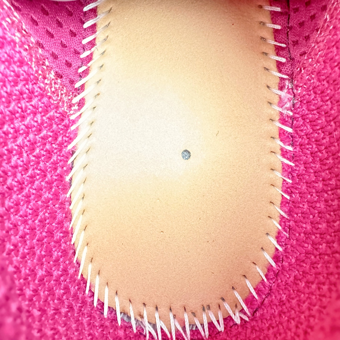 图片[19]-＃VG零售版 BALENCIAGA 3XL Sneakers 巴黎世家十代网布系带低帮走秀复古老爹鞋 全套原纸板楦头开发 最原汁原味的灵魂版型 全鞋荧光划线卡点 胶水把控整洁度追求极致完美 每一双都是工艺品 多重QC质检 超越公司货的品控标准 实实在在的免检产品 原盒原配 正确字体电绣 粗细、位置、大小正确 侧边TPU 透气孔匹配意产原版 正确分离大底 TPU软底 原版一致大底LOGO 立体感十足 原厂皮料水洗做旧 采购原厂网纱 不含皮革 网布材料和聚氨酯 磨损效果 鞋头边缘和后帮 Balenciaga 徽标 鞋面和后跟凸印尺码 鞋舌 3XL 橡胶品牌标识和反光细节 鞋帮拉袢和鞋舌拉祥 配反光细节 备用鞋带在鞋履前侧 可在穿着前取下 便于不同造型搭配 正常尺码 尺码：35 36 37 38 39 40 41 42 43 44 45 46-选品中心