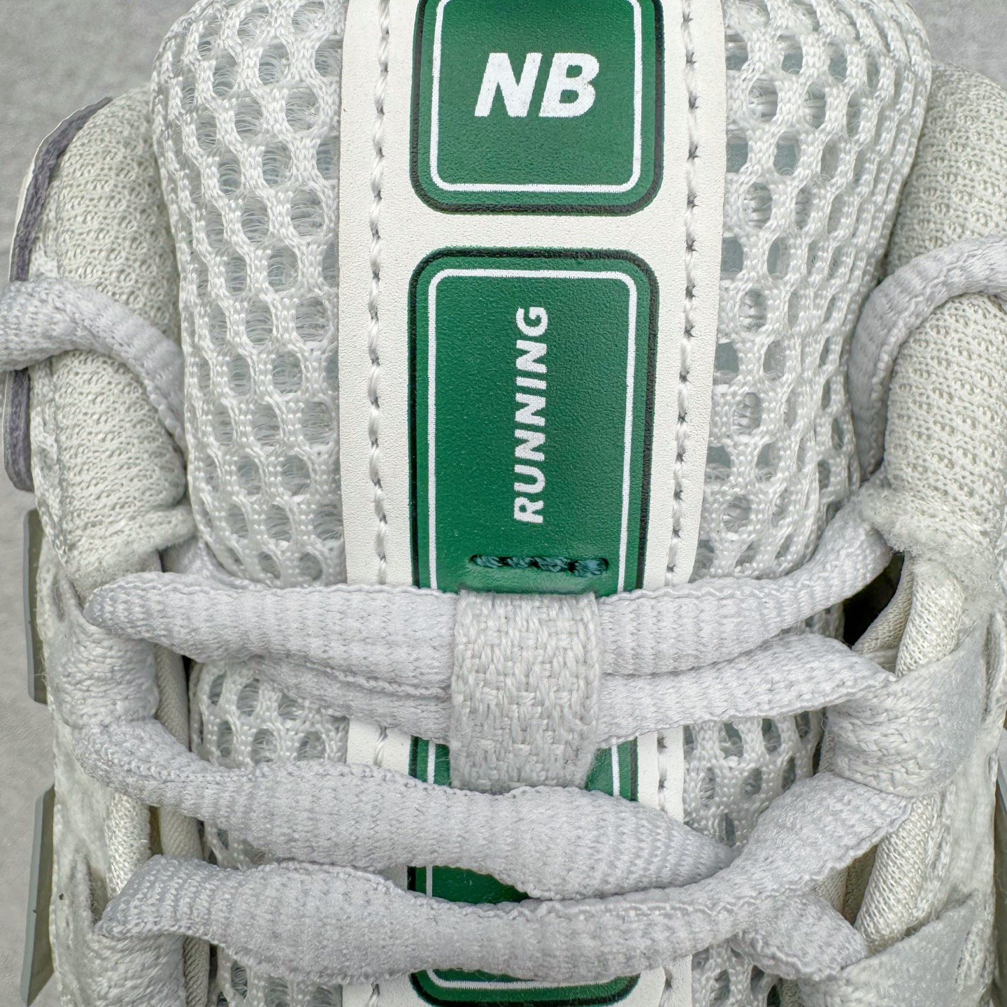 图片[13]-＃M纯原 New Balance M1906RGP 灰白绿 NB新百伦潮流复古织物皮革减震防滑耐磨轻便低帮跑步鞋 原档数据独立私模大底 唯一正确六层组合大底 RB前软后硬 百分百还原原鞋脚感 基于市场现有版本全新升级调整 NB市场最强产物 全网最全配色加持 全套原楦原纸板原厂数据开发 全鞋电脑针车加持 原厂网布 原装进口头层翻毛皮料正确绒感卡色 正确中底拉帮中底网布细节 一比一手工擦旧效果 冲裁组合 匠心打造 耗时两个月开发完成 工艺极其复杂难度可想而知 高端零售专供产物 尺码：36 37 37.5 38 38.5 39.5 40 40.5 41.5 42 42.5 43 44 44.5 45 45.5 46.5 47-选品中心