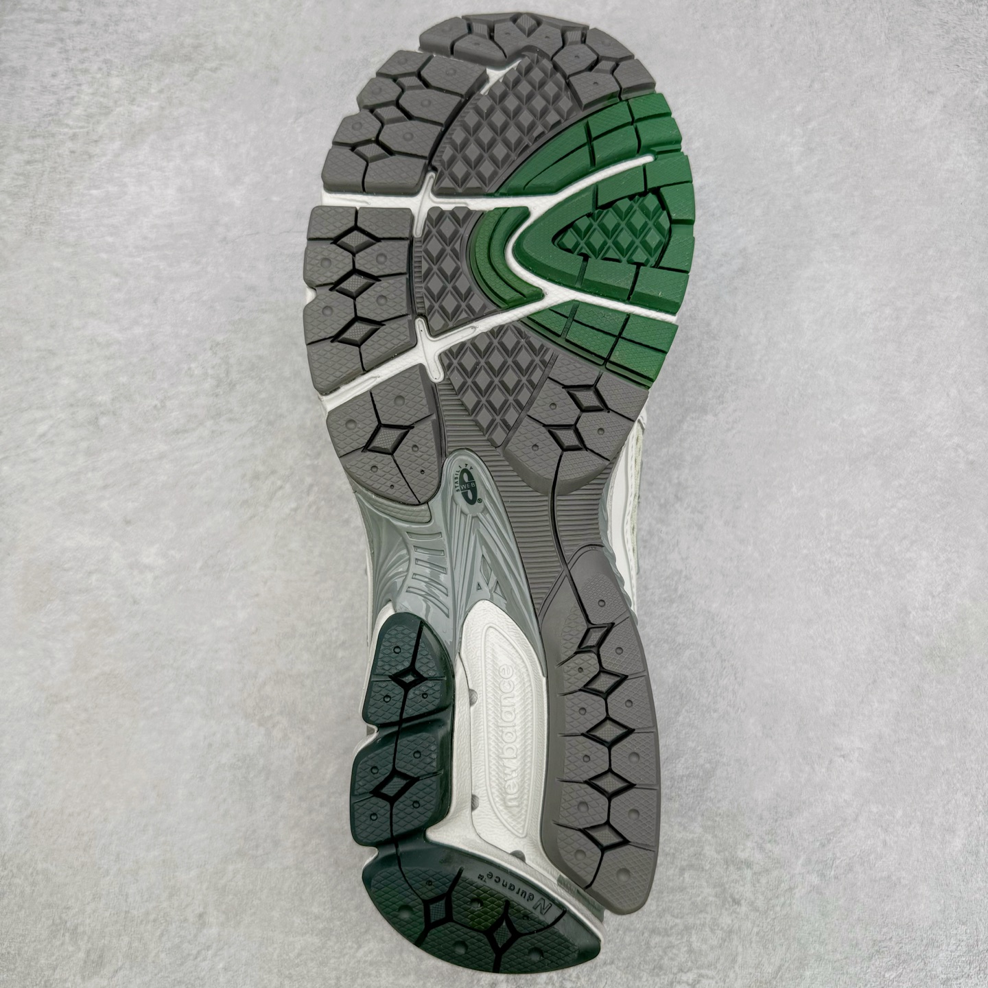 图片[9]-＃M纯原 New Balance M1906RGP 灰白绿 NB新百伦潮流复古织物皮革减震防滑耐磨轻便低帮跑步鞋 原档数据独立私模大底 唯一正确六层组合大底 RB前软后硬 百分百还原原鞋脚感 基于市场现有版本全新升级调整 NB市场最强产物 全网最全配色加持 全套原楦原纸板原厂数据开发 全鞋电脑针车加持 原厂网布 原装进口头层翻毛皮料正确绒感卡色 正确中底拉帮中底网布细节 一比一手工擦旧效果 冲裁组合 匠心打造 耗时两个月开发完成 工艺极其复杂难度可想而知 高端零售专供产物 尺码：36 37 37.5 38 38.5 39.5 40 40.5 41.5 42 42.5 43 44 44.5 45 45.5 46.5 47-选品中心