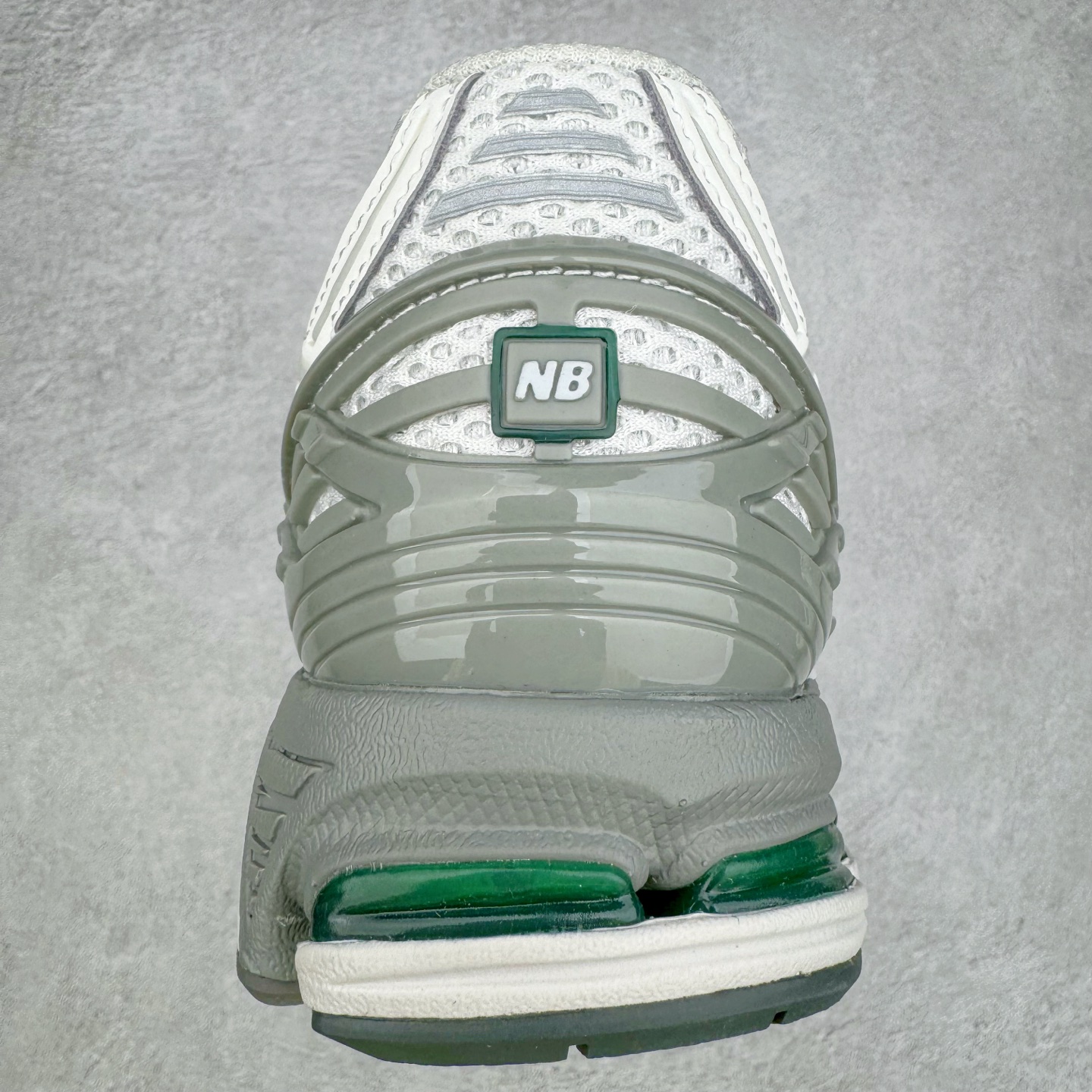 图片[8]-＃M纯原 New Balance M1906RGP 灰白绿 NB新百伦潮流复古织物皮革减震防滑耐磨轻便低帮跑步鞋 原档数据独立私模大底 唯一正确六层组合大底 RB前软后硬 百分百还原原鞋脚感 基于市场现有版本全新升级调整 NB市场最强产物 全网最全配色加持 全套原楦原纸板原厂数据开发 全鞋电脑针车加持 原厂网布 原装进口头层翻毛皮料正确绒感卡色 正确中底拉帮中底网布细节 一比一手工擦旧效果 冲裁组合 匠心打造 耗时两个月开发完成 工艺极其复杂难度可想而知 高端零售专供产物 尺码：36 37 37.5 38 38.5 39.5 40 40.5 41.5 42 42.5 43 44 44.5 45 45.5 46.5 47-选品中心