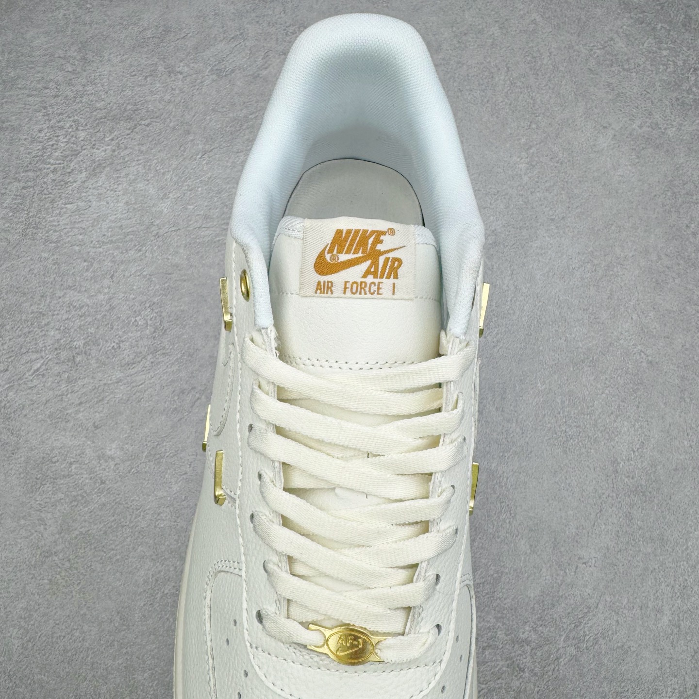 ＃福利特价‼️
NK Air Force 1 07 空军一号经典低帮板鞋 米白四钩 FV3654-111