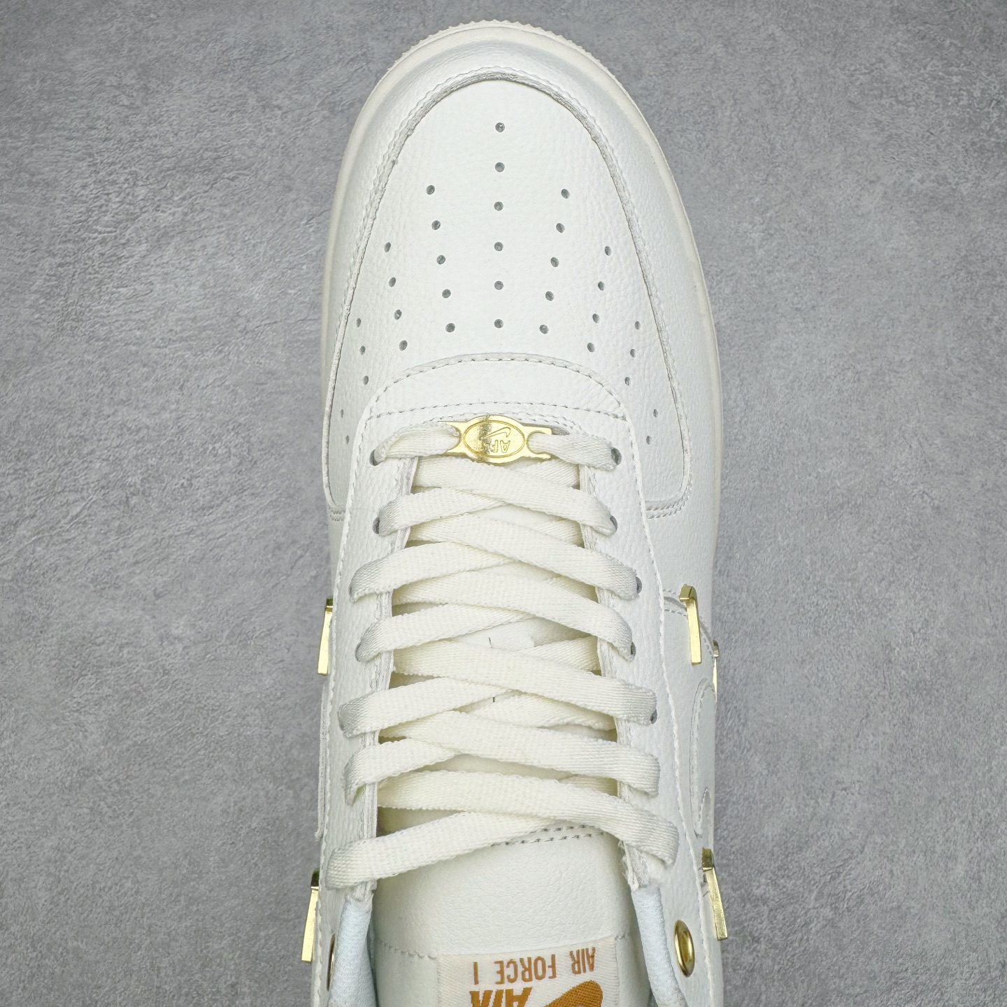 ＃福利特价‼️
NK Air Force 1 07 空军一号经典低帮板鞋 米白四钩 FV3654-111