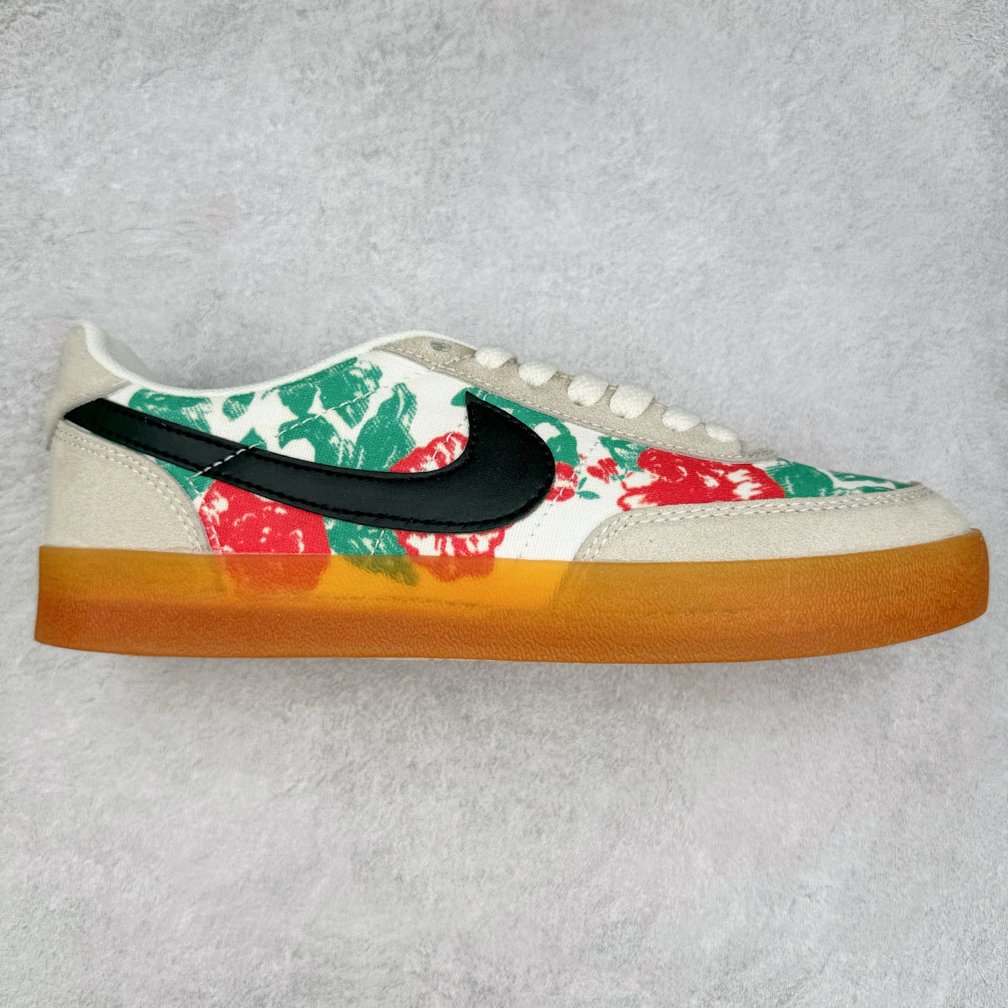 J.Crew x NK Killshot II Leather 联名复古板鞋 IF0672-101 采用米白色皮革制作鞋身 Swoosh 点缀其中 最后搭载棕色生胶大底 流露出满满的复古气气息 尺码:36 36.5 37.5 38 38.5 39 40 40.5 41 42 42.5 43 44 44.5 45-选品中心