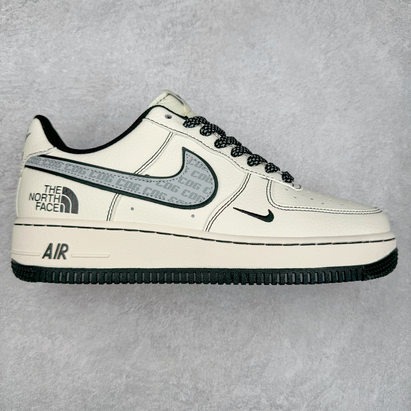 NK Air Force 1´07 Low 空军一号低帮百搭休闲运动板鞋 HF7518-050 柔软、弹性十足的缓震性能和出色的中底设计 横跨复古与现代的外型结合 造就出风靡全球 三十多年的Force 1 直到今天还深受青睐 实拍调校N版已经零色差零失真 百分百还原实物色彩所见即所得 不存在货不对板色差等低级问题 选购参考实物拍摄 不混卖不参货 只用心做好货严格选品 承诺混一赔十 尺码：36 36.5 37.5 38 38.5 39 40 40.5 41 42 42.5 43 44 44.5 45-选品中心