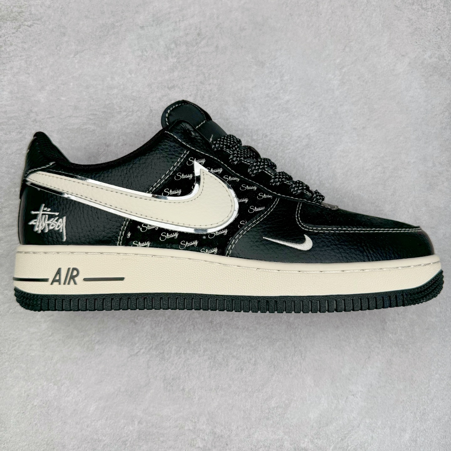 NK Air Force 1´07 Low 空军一号低帮百搭休闲运动板鞋 XZ6188-311 柔软、弹性十足的缓震性能和出色的中底设计 横跨复古与现代的外型结合 造就出风靡全球 三十多年的Force 1 直到今天还深受青睐 实拍调校N版已经零色差零失真 百分百还原实物色彩所见即所得 不存在货不对板色差等低级问题 选购参考实物拍摄 不混卖不参货 只用心做好货严格选品 承诺混一赔十 尺码：36 36.5 37.5 38 38.5 39 40 40.5 41 42 42.5 43 44 44.5 45-选品中心