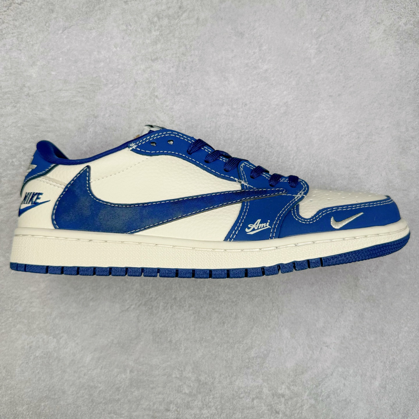 TS x Air Jordan AJ1 Low 倒钩低帮联名定制配色 XS2024-022 原厂内置气垫魔块 A模大底 头层小牛皮 鞋舌AJ原厂专用牛津布+AJ专用反口珍珠布+原厂无杂质高弹内里海棉+特殊封边弹力鞋带 实拍调校N版已经零色差零失真 百分百还原实物色彩所见即所得 不存在货不对板色差等低级问题 选购参考实物拍摄 不混卖不参货 只用心做好货严格选品 承诺混一赔十 尺码：36 36.5 37.5 38 38.5 39 40 40.5 41 42 42.5 43 44 44.5 45-选品中心