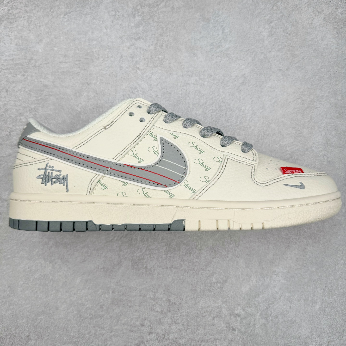 NK Dunk Low 定制配色 XS6089-535 大厂出品 极力推荐 原装头层材料 独家版型蒸餾加工帶來的是更好的视觉和脚感体验大厂纯原品质出货 清洁度 电绣工艺 皮料切割干净无任何毛边 细节完美 实拍调校N版已经零色差零失真 百分百还原实物色彩所见即所得 不存在货不对板色差等低级问题 选购参考实物拍摄 不混卖不参货 只用心做好货严格选品 承诺混一赔十 尺码：36 36.5 37.5 38 38.5 39 40 40.5 41 42 42.5 43 44 44.5 45-选品中心