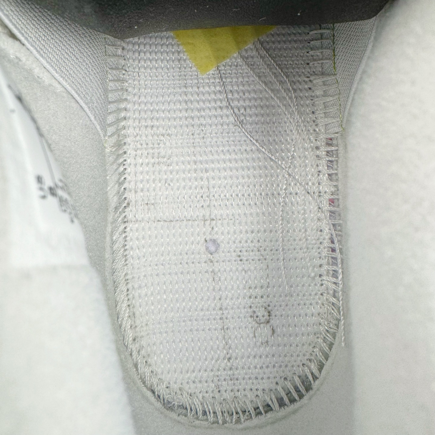 图片[18]-＃LN3 NK SB x Air Jordan AJ4 联名海军蓝 白蓝 DR5415-100 全新批次 重点区分市面 唯一正确细节 后跟饰片中心位置有合模线 超弹硅胶材质 内层不织布补强 补强为硅胶提供更强耐久性 避免断裂 圈内最强四代 独家外贸特供尺码含 45.5 49.5 50.5 耗时半年巨作 全套原纸板楦头开发 原厂特供皮料加持 确保原汁原味 完美呈现四代版型 一比一鞋头弧度高度鞋身弧度 数据细节工艺流程均保持原鞋一致 原厂TPU网格鞋带扣 正确内里网布 菱角分明不变形无多余毛边 柔软性质感一致于原鞋 市场唯一原厂鞋扣模具 背面可见隐藏注塑口 原厂织唛标 原厂飞人电绣工艺 尾指中部跳三针 独家绑鞋带手法 印刷中底布 四线拉帮 米色美纹纸贴合固定 进口港宝加持 后跟自然饱满 全鞋荧光划线卡点 追求极致完美 每一双都是工艺品 多重QC质检 超越公司货的品控标准 实实在在的免检产品 尺码：40 40.5 41 42 42.5 43 44 44.5 45 45.5 46 47.5 48.5 49.5 50.5-选品中心