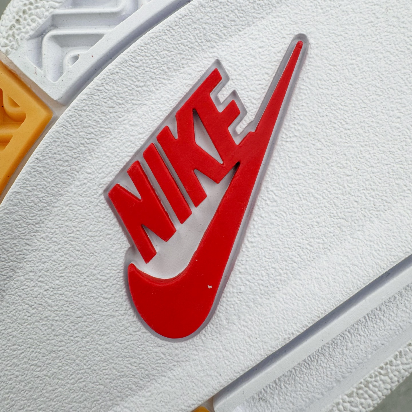 图片[15]-＃LN3 NK SB x Air Jordan AJ4 联名海军蓝 白蓝 DR5415-100 全新批次 重点区分市面 唯一正确细节 后跟饰片中心位置有合模线 超弹硅胶材质 内层不织布补强 补强为硅胶提供更强耐久性 避免断裂 圈内最强四代 独家外贸特供尺码含 45.5 49.5 50.5 耗时半年巨作 全套原纸板楦头开发 原厂特供皮料加持 确保原汁原味 完美呈现四代版型 一比一鞋头弧度高度鞋身弧度 数据细节工艺流程均保持原鞋一致 原厂TPU网格鞋带扣 正确内里网布 菱角分明不变形无多余毛边 柔软性质感一致于原鞋 市场唯一原厂鞋扣模具 背面可见隐藏注塑口 原厂织唛标 原厂飞人电绣工艺 尾指中部跳三针 独家绑鞋带手法 印刷中底布 四线拉帮 米色美纹纸贴合固定 进口港宝加持 后跟自然饱满 全鞋荧光划线卡点 追求极致完美 每一双都是工艺品 多重QC质检 超越公司货的品控标准 实实在在的免检产品 尺码：40 40.5 41 42 42.5 43 44 44.5 45 45.5 46 47.5 48.5 49.5 50.5-选品中心