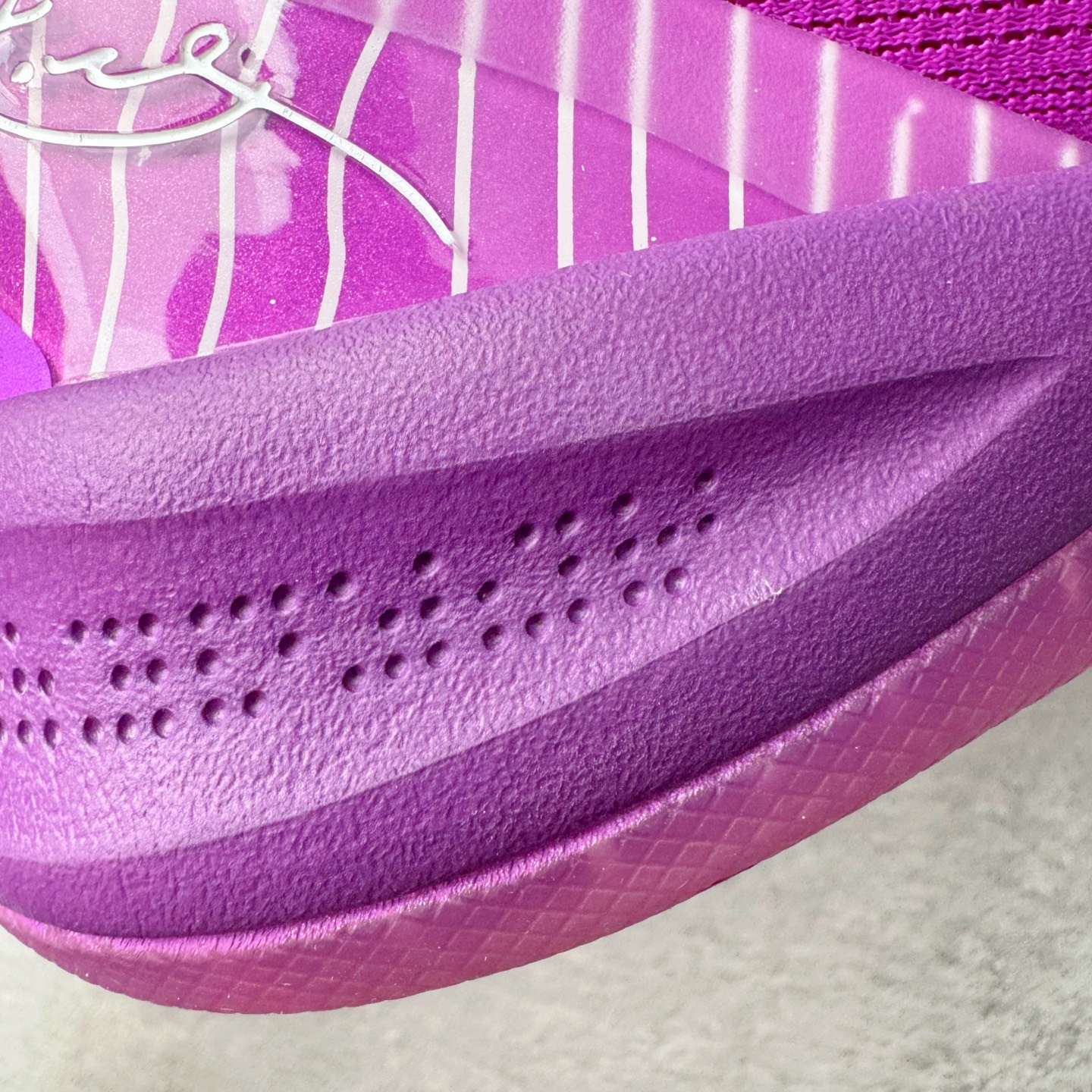 图片[21]-＃GX NK Zoom Kobe Ⅷ System 科比8代复刻实战运动低帮文化篮球鞋 Eybl 紫色 HJ7265-500 完美复刻公司货 React科技鞋垫加持 实战配置直接拉满 原楦纸板开发 鞋身流线型、后跟塑形 区分土肥圆 原厂针织鞋面一针一线匹配原版 全身鞋材卡料色独家定制 唯一万针立体刺绣SWOOSH 真实底模最大50.5 实战利器 专供海外市场 独立原厂模具 首批不拼图大几率过验 亲测已过 支持各种高强度实战 无需担心 补货周期极长 脚宽建议买大半码 科比系列前掌偏窄 支持七天无理由退换 尺码： 40 40.5 41 42 42.5 43 44 44.5 45 46 47.5 48.5 49.5 50.5-选品中心