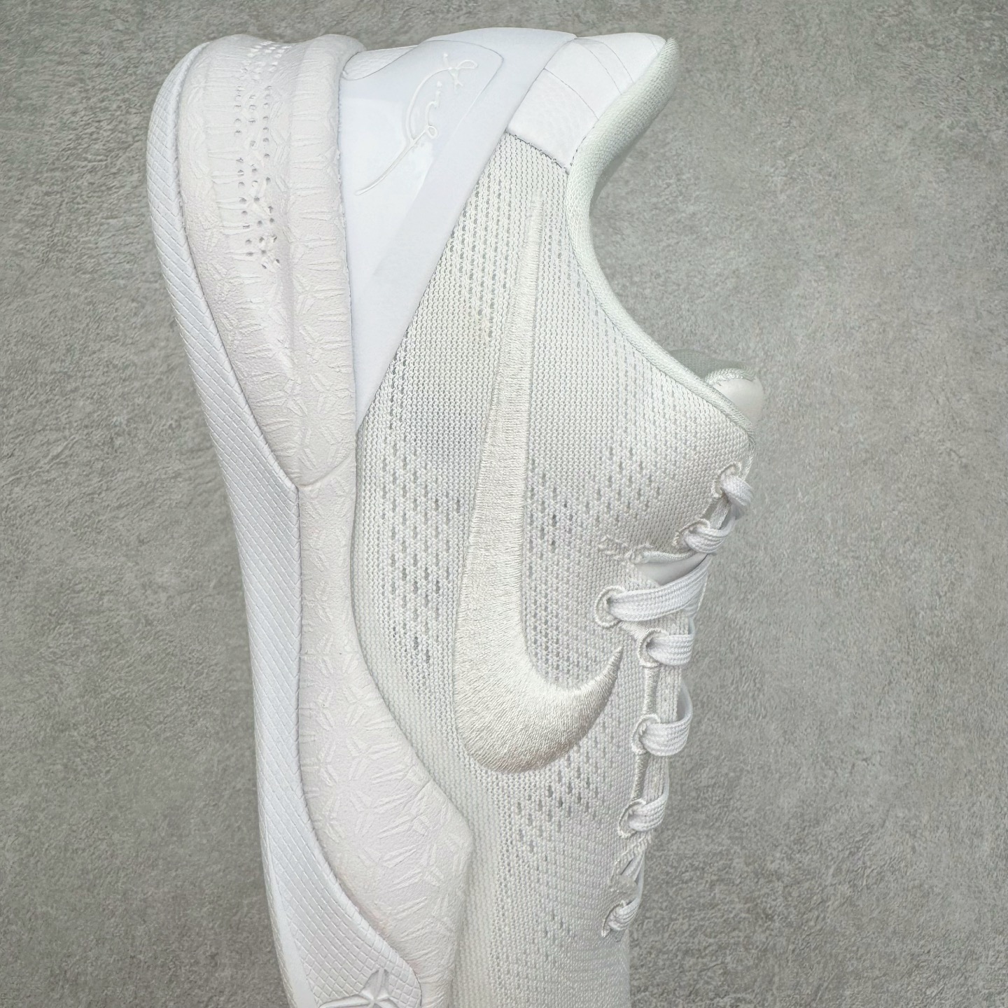 图片[6]-＃GX NK Zoom Kobe Ⅷ System 科比8代复刻实战运动低帮文化篮球鞋 纯白白龙 FJ9364-100 完美复刻公司货 React科技鞋垫加持 实战配置直接拉满 原楦纸板开发 鞋身流线型、后跟塑形 区分土肥圆 原厂针织鞋面一针一线匹配原版 全身鞋材卡料色独家定制 唯一万针立体刺绣SWOOSH 真实底模最大50.5 实战利器 专供海外市场 独立原厂模具 首批不拼图大几率过验 亲测已过 支持各种高强度实战 无需担心 补货周期极长 脚宽建议买大半码 科比系列前掌偏窄 支持七天无理由退换 尺码： 40 40.5 41 42 42.5 43 44 44.5 45 46 47.5 48.5 49.5 50.5-选品中心