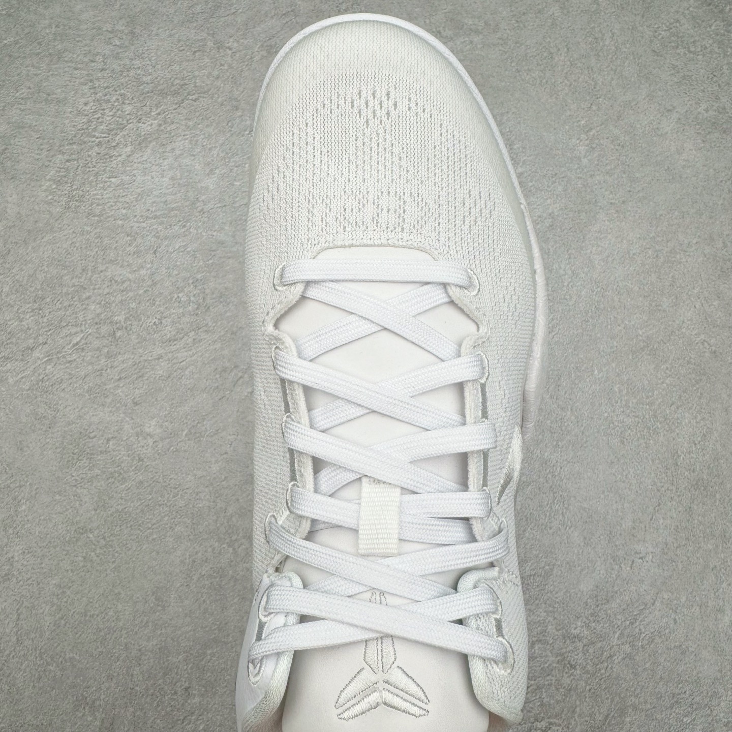 图片[4]-＃GX NK Zoom Kobe Ⅷ System 科比8代复刻实战运动低帮文化篮球鞋 纯白白龙 FJ9364-100 完美复刻公司货 React科技鞋垫加持 实战配置直接拉满 原楦纸板开发 鞋身流线型、后跟塑形 区分土肥圆 原厂针织鞋面一针一线匹配原版 全身鞋材卡料色独家定制 唯一万针立体刺绣SWOOSH 真实底模最大50.5 实战利器 专供海外市场 独立原厂模具 首批不拼图大几率过验 亲测已过 支持各种高强度实战 无需担心 补货周期极长 脚宽建议买大半码 科比系列前掌偏窄 支持七天无理由退换 尺码： 40 40.5 41 42 42.5 43 44 44.5 45 46 47.5 48.5 49.5 50.5-选品中心