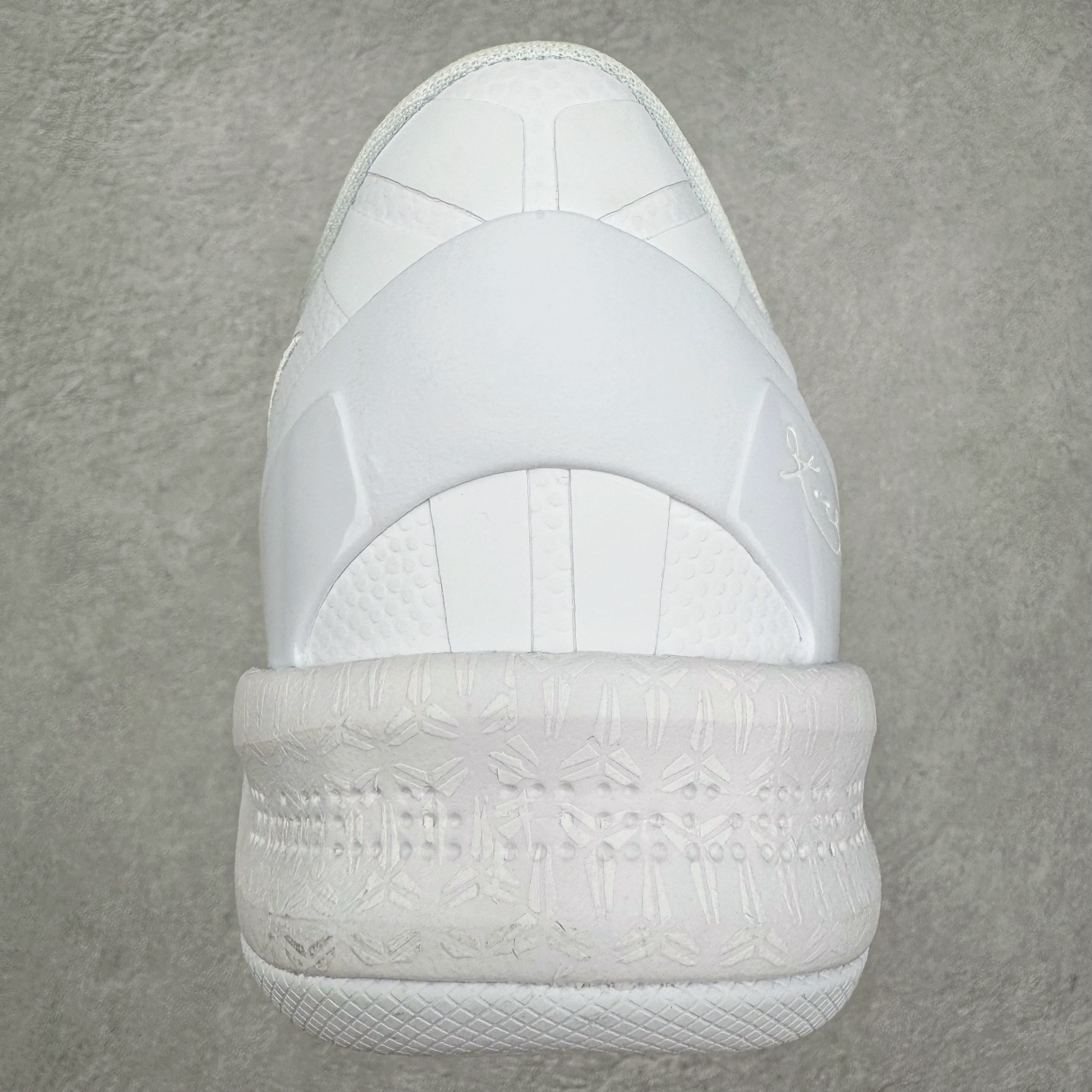 图片[8]-＃GX NK Zoom Kobe Ⅷ System 科比8代复刻实战运动低帮文化篮球鞋 纯白白龙 FJ9364-100 完美复刻公司货 React科技鞋垫加持 实战配置直接拉满 原楦纸板开发 鞋身流线型、后跟塑形 区分土肥圆 原厂针织鞋面一针一线匹配原版 全身鞋材卡料色独家定制 唯一万针立体刺绣SWOOSH 真实底模最大50.5 实战利器 专供海外市场 独立原厂模具 首批不拼图大几率过验 亲测已过 支持各种高强度实战 无需担心 补货周期极长 脚宽建议买大半码 科比系列前掌偏窄 支持七天无理由退换 尺码： 40 40.5 41 42 42.5 43 44 44.5 45 46 47.5 48.5 49.5 50.5-选品中心