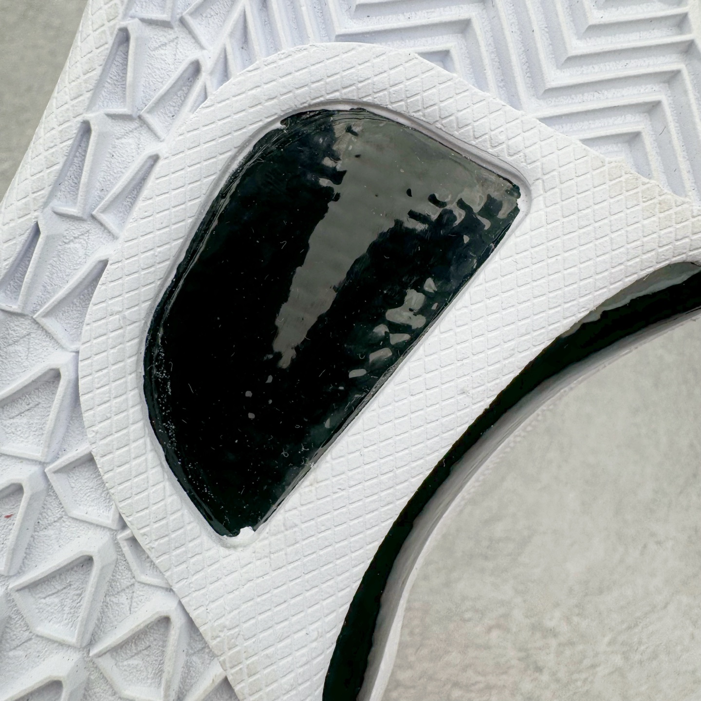 图片[10]-＃GX NK Zoom Kobe Ⅷ System 科比8代复刻实战运动低帮文化篮球鞋 纯白白龙 FJ9364-100 完美复刻公司货 React科技鞋垫加持 实战配置直接拉满 原楦纸板开发 鞋身流线型、后跟塑形 区分土肥圆 原厂针织鞋面一针一线匹配原版 全身鞋材卡料色独家定制 唯一万针立体刺绣SWOOSH 真实底模最大50.5 实战利器 专供海外市场 独立原厂模具 首批不拼图大几率过验 亲测已过 支持各种高强度实战 无需担心 补货周期极长 脚宽建议买大半码 科比系列前掌偏窄 支持七天无理由退换 尺码： 40 40.5 41 42 42.5 43 44 44.5 45 46 47.5 48.5 49.5 50.5-选品中心