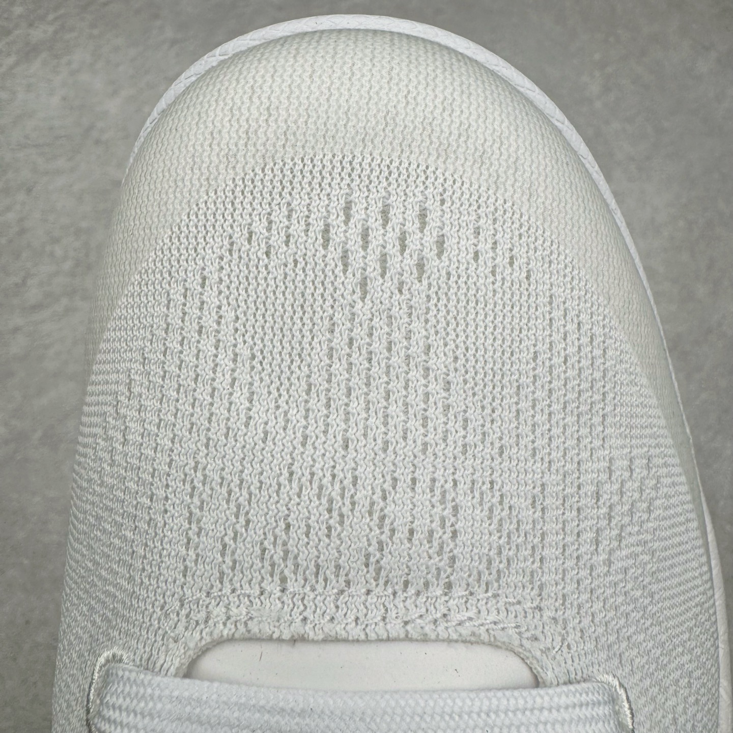 图片[18]-＃GX NK Zoom Kobe Ⅷ System 科比8代复刻实战运动低帮文化篮球鞋 纯白白龙 FJ9364-100 完美复刻公司货 React科技鞋垫加持 实战配置直接拉满 原楦纸板开发 鞋身流线型、后跟塑形 区分土肥圆 原厂针织鞋面一针一线匹配原版 全身鞋材卡料色独家定制 唯一万针立体刺绣SWOOSH 真实底模最大50.5 实战利器 专供海外市场 独立原厂模具 首批不拼图大几率过验 亲测已过 支持各种高强度实战 无需担心 补货周期极长 脚宽建议买大半码 科比系列前掌偏窄 支持七天无理由退换 尺码： 40 40.5 41 42 42.5 43 44 44.5 45 46 47.5 48.5 49.5 50.5-选品中心