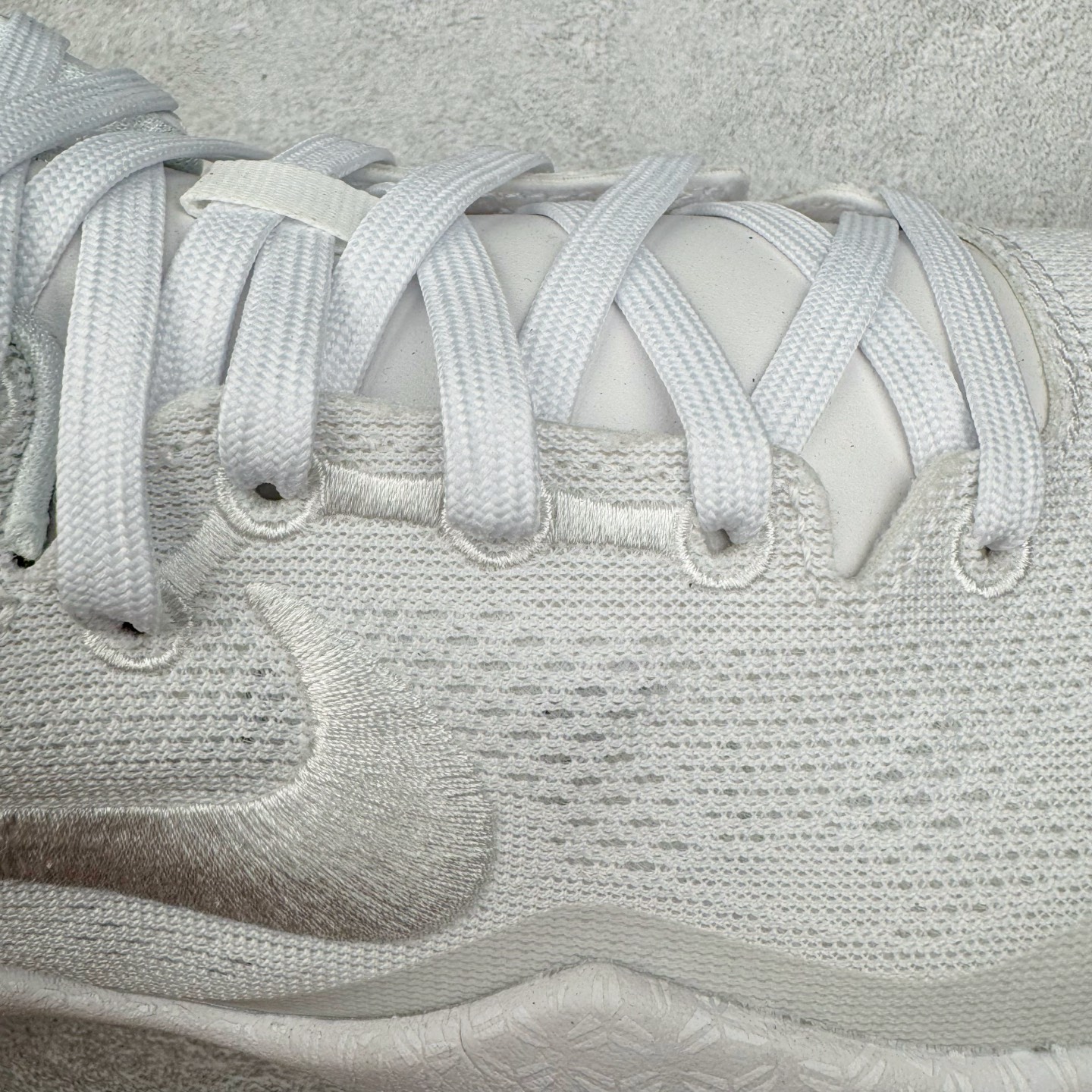 图片[19]-＃GX NK Zoom Kobe Ⅷ System 科比8代复刻实战运动低帮文化篮球鞋 纯白白龙 FJ9364-100 完美复刻公司货 React科技鞋垫加持 实战配置直接拉满 原楦纸板开发 鞋身流线型、后跟塑形 区分土肥圆 原厂针织鞋面一针一线匹配原版 全身鞋材卡料色独家定制 唯一万针立体刺绣SWOOSH 真实底模最大50.5 实战利器 专供海外市场 独立原厂模具 首批不拼图大几率过验 亲测已过 支持各种高强度实战 无需担心 补货周期极长 脚宽建议买大半码 科比系列前掌偏窄 支持七天无理由退换 尺码： 40 40.5 41 42 42.5 43 44 44.5 45 46 47.5 48.5 49.5 50.5-选品中心