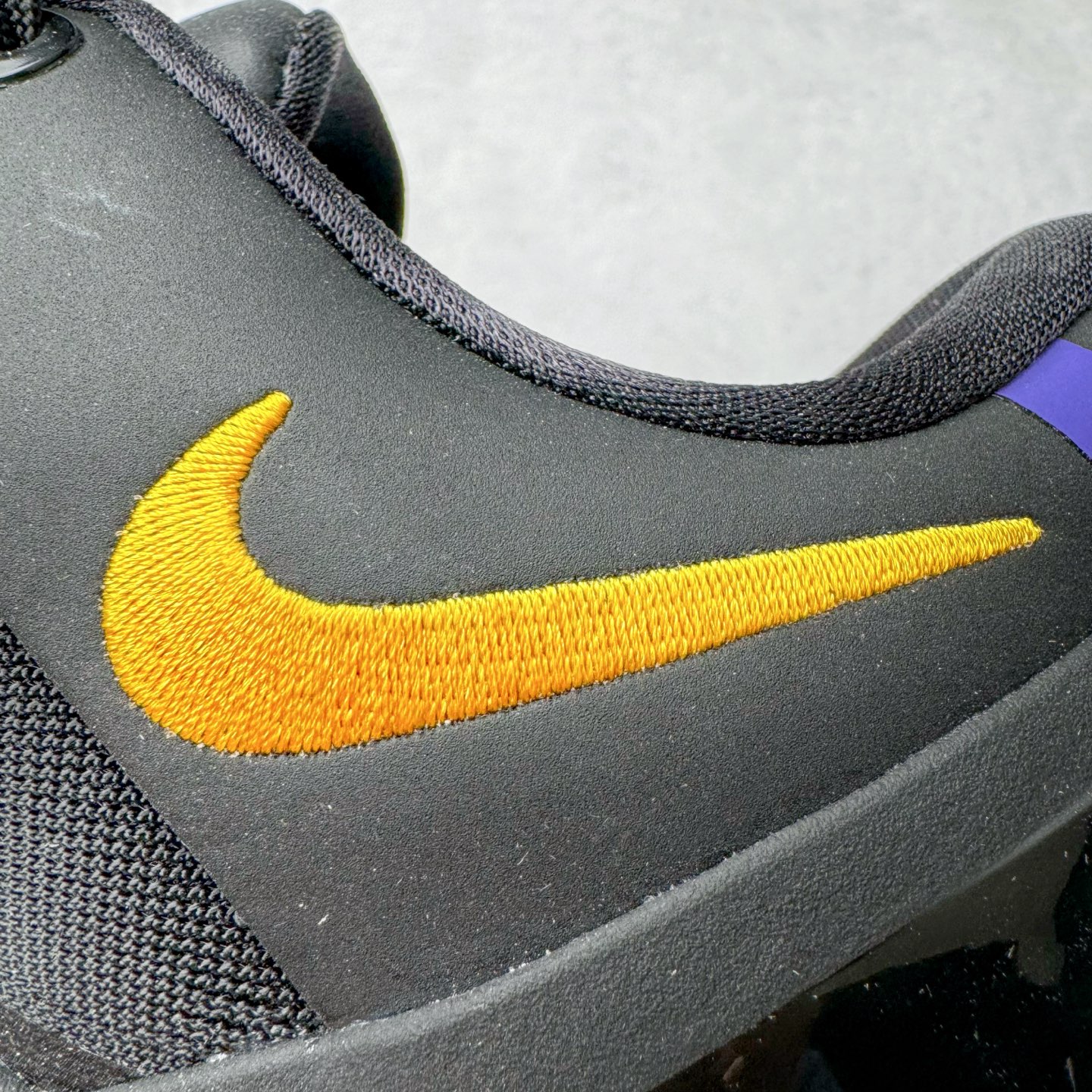 图片[15]-＃GX NK Zoom Kobe Ⅷ System 科比8代复刻实战运动低帮文化篮球鞋 黑紫黄 HF9550-001 完美复刻公司货 React科技鞋垫加持 实战配置直接拉满 原楦纸板开发 鞋身流线型、后跟塑形 区分土肥圆 原厂针织鞋面一针一线匹配原版 全身鞋材卡料色独家定制 唯一万针立体刺绣SWOOSH 真实底模最大50.5 实战利器 专供海外市场 独立原厂模具 首批不拼图大几率过验 亲测已过 支持各种高强度实战 无需担心 补货周期极长 脚宽建议买大半码 科比系列前掌偏窄 支持七天无理由退换 尺码： 40 40.5 41 42 42.5 43 44 44.5 45 46 47.5 48.5 49.5 50.5-选品中心