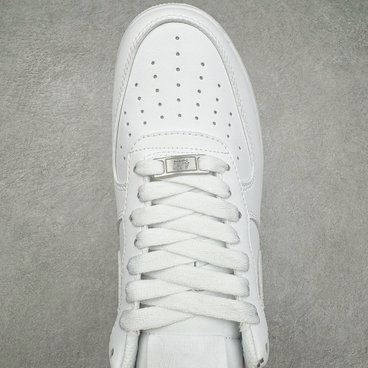 ＃福利特价‼️
CDG x Supreme x NK Air Force 1 Supreme Comme