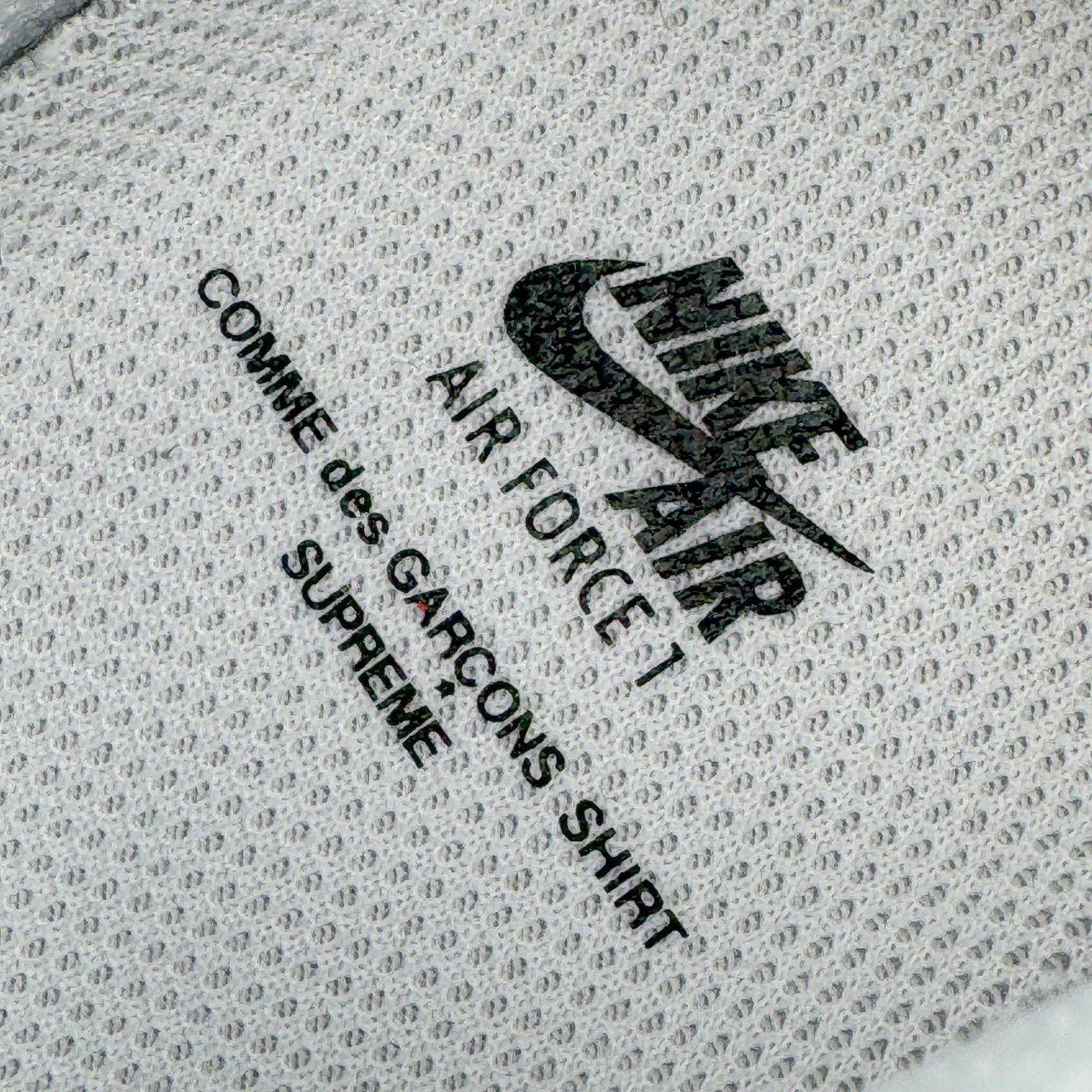 ＃福利特价‼️
CDG x Supreme x NK Air Force 1 Supreme Comme