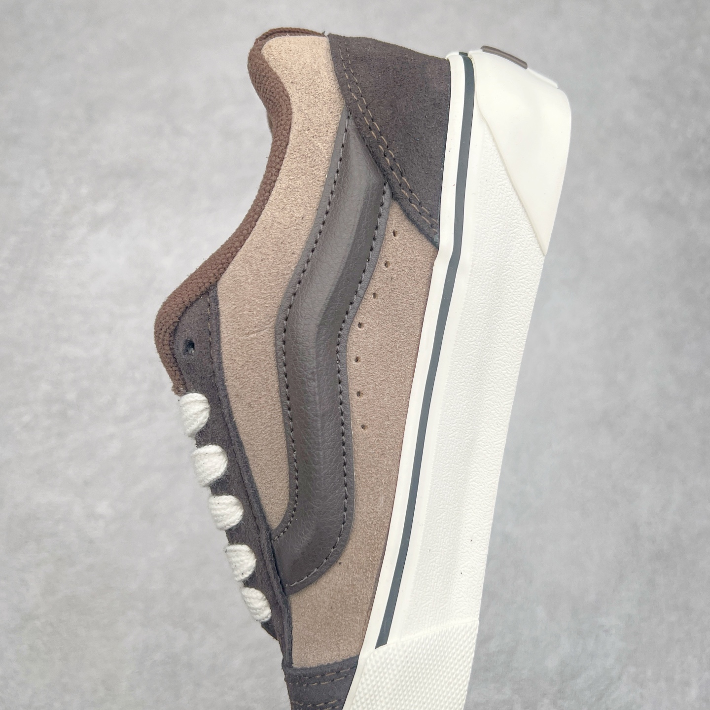 图片[7]-Vans Knu Skool 咖啡豆 范斯官方 复古休闲胖胖面包鞋 肥胖版大LOGO原版全皮猪八面料 尺码：35 36 36.5 37 38 38.5 39 40 40.5 41 42 42.5 43 44 工艺：硫化1：1（重量1：1、真标、原钢印、材质标、鞋型标、合格证）-选品中心