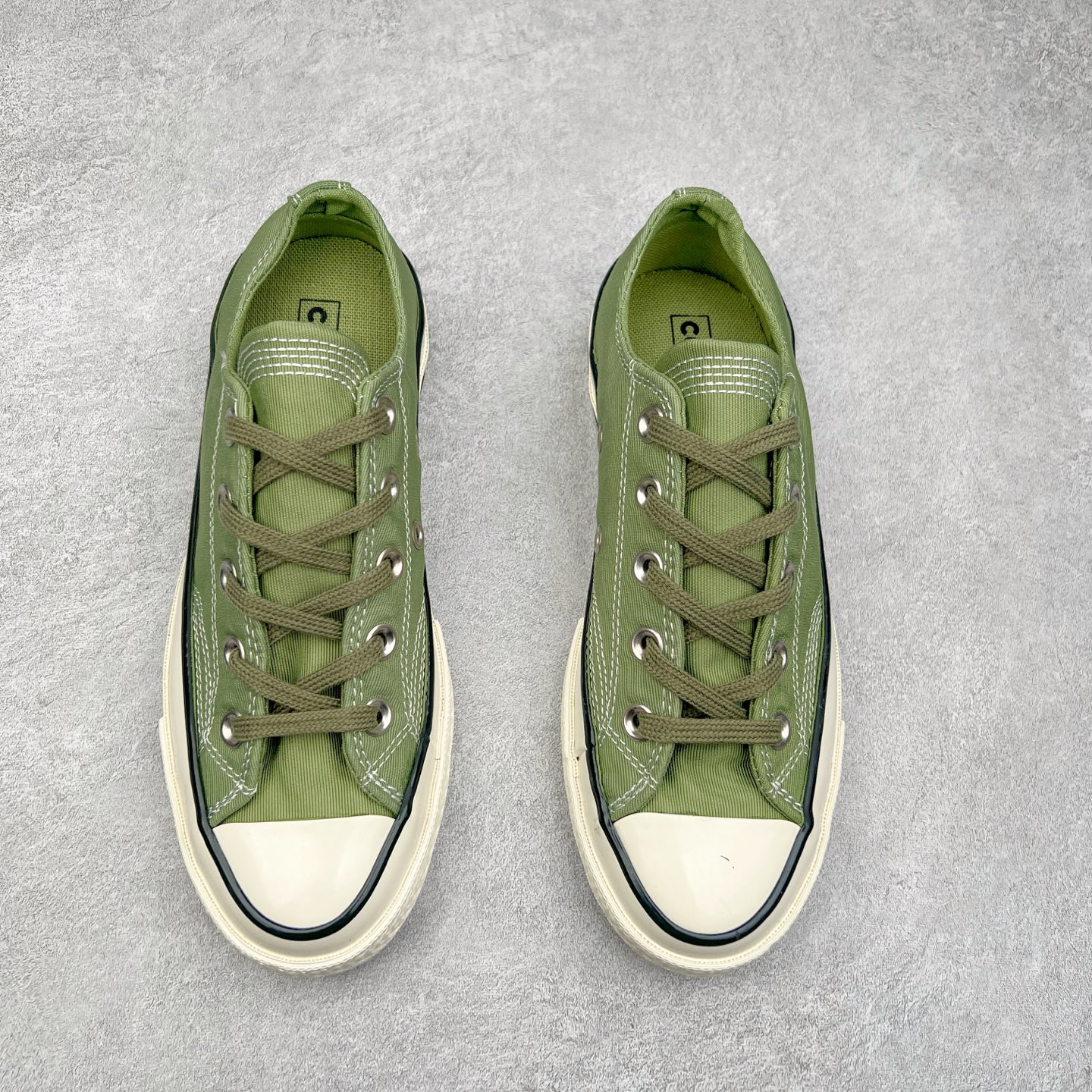 图片[2]-Converse Chuck 1970s XLD 牛油果绿 🥑 当季新品 一眼就心动的绿色💚 这双匡威牛油果绿🥑配色的小鞋真的太适合了 聚酯纤维帆布材质，坚固耐穿，适合户外穿着，采用缝线工艺，做工精致，简约百搭 夏日色调和同色系鞋带，夏日专属配色。 高帮货号：A03439C 低帮货号：A03438C 尺码：35-44（36.5 37.5 39.5 41.5 42.5）-选品中心