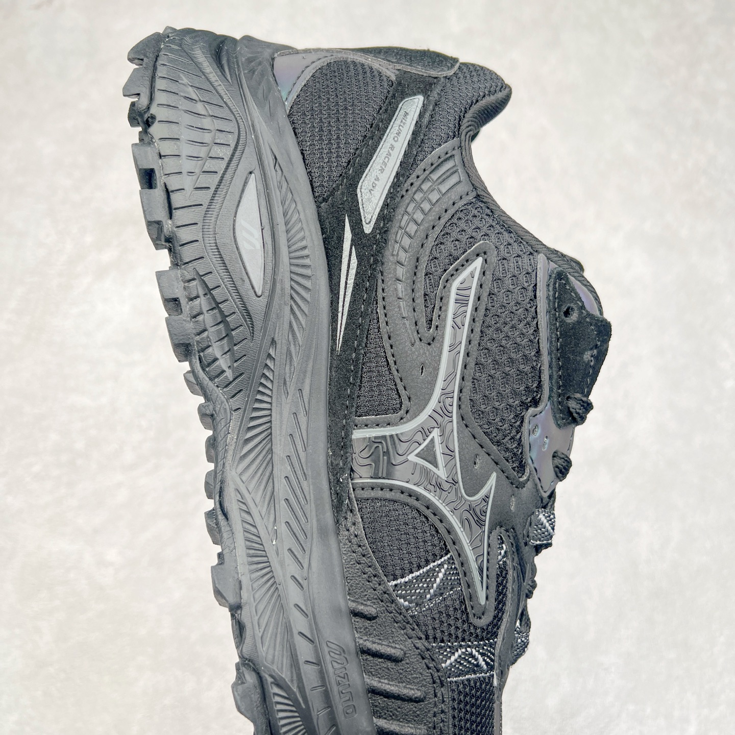 图片[6]-Mizuno Speed 2K 美津浓复古厚底织物合成革防滑耐磨透气低帮休闲跑步鞋 美津浓（Mizuno）是日本美津浓株式会社于1906年创立的运动品牌，经过一个多世纪的不断努力现已成为世界著名的运动器具、服装和鞋类生产商。美津浓力求服务于各类运动项目，并竭力使运动生活更加愉快和振奋。产品种类齐全，覆盖几乎全部主要运动项目，达到30万多个品类。尺码：36 36.5 37.5 38 38.5 39 40 40.5 41 42 42.5 43 44 44.5 45-选品中心