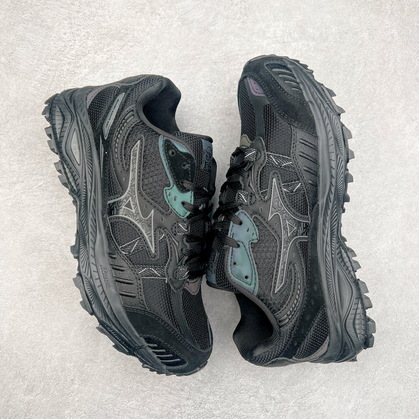 图片[3]-Mizuno Speed 2K 美津浓复古厚底织物合成革防滑耐磨透气低帮休闲跑步鞋 美津浓（Mizuno）是日本美津浓株式会社于1906年创立的运动品牌，经过一个多世纪的不断努力现已成为世界著名的运动器具、服装和鞋类生产商。美津浓力求服务于各类运动项目，并竭力使运动生活更加愉快和振奋。产品种类齐全，覆盖几乎全部主要运动项目，达到30万多个品类。尺码：36 36.5 37.5 38 38.5 39 40 40.5 41 42 42.5 43 44 44.5 45-选品中心