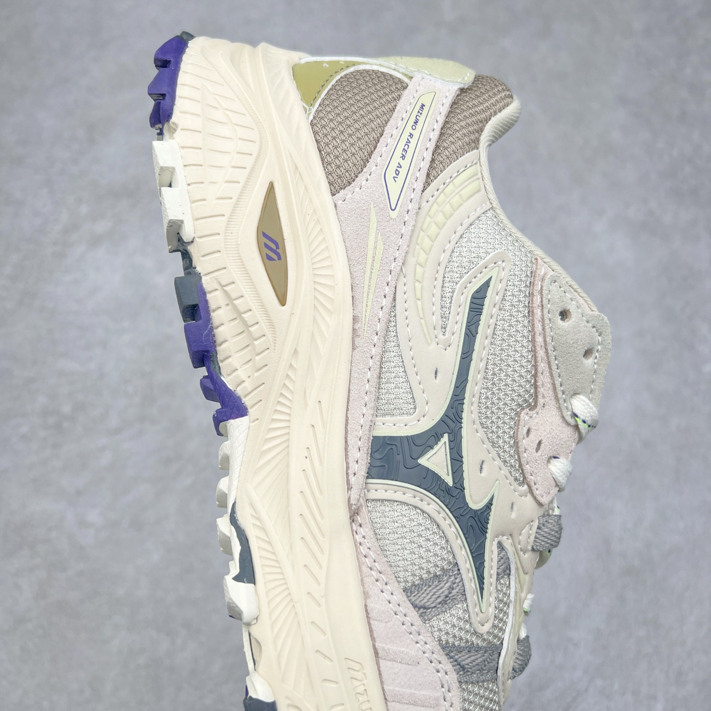 图片[6]-Mizuno Speed 2K 美津浓复古厚底织物合成革防滑耐磨透气低帮休闲跑步鞋 美津浓（Mizuno）是日本美津浓株式会社于1906年创立的运动品牌，经过一个多世纪的不断努力现已成为世界著名的运动器具、服装和鞋类生产商。美津浓力求服务于各类运动项目，并竭力使运动生活更加愉快和振奋。产品种类齐全，覆盖几乎全部主要运动项目，达到30万多个品类。尺码：36 36.5 37.5 38 38.5 39 40 40.5 41 42 42.5 43 44 44.5 45-选品中心