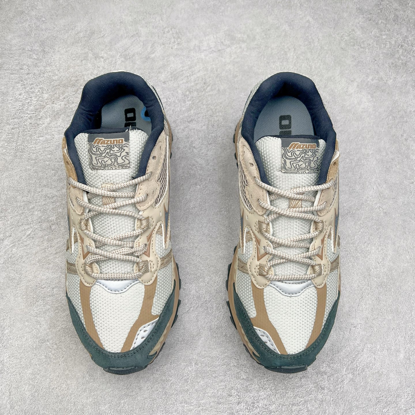 图片[2]-Mizuno Speed 2K 美津浓复古厚底织物合成革防滑耐磨透气低帮休闲跑步鞋 美津浓（Mizuno）是日本美津浓株式会社于1906年创立的运动品牌，经过一个多世纪的不断努力现已成为世界著名的运动器具、服装和鞋类生产商。美津浓力求服务于各类运动项目，并竭力使运动生活更加愉快和振奋。产品种类齐全，覆盖几乎全部主要运动项目，达到30万多个品类。尺码：36 36.5 37.5 38 38.5 39 40 40.5 41 42 42.5 43 44 44.5 45-选品中心