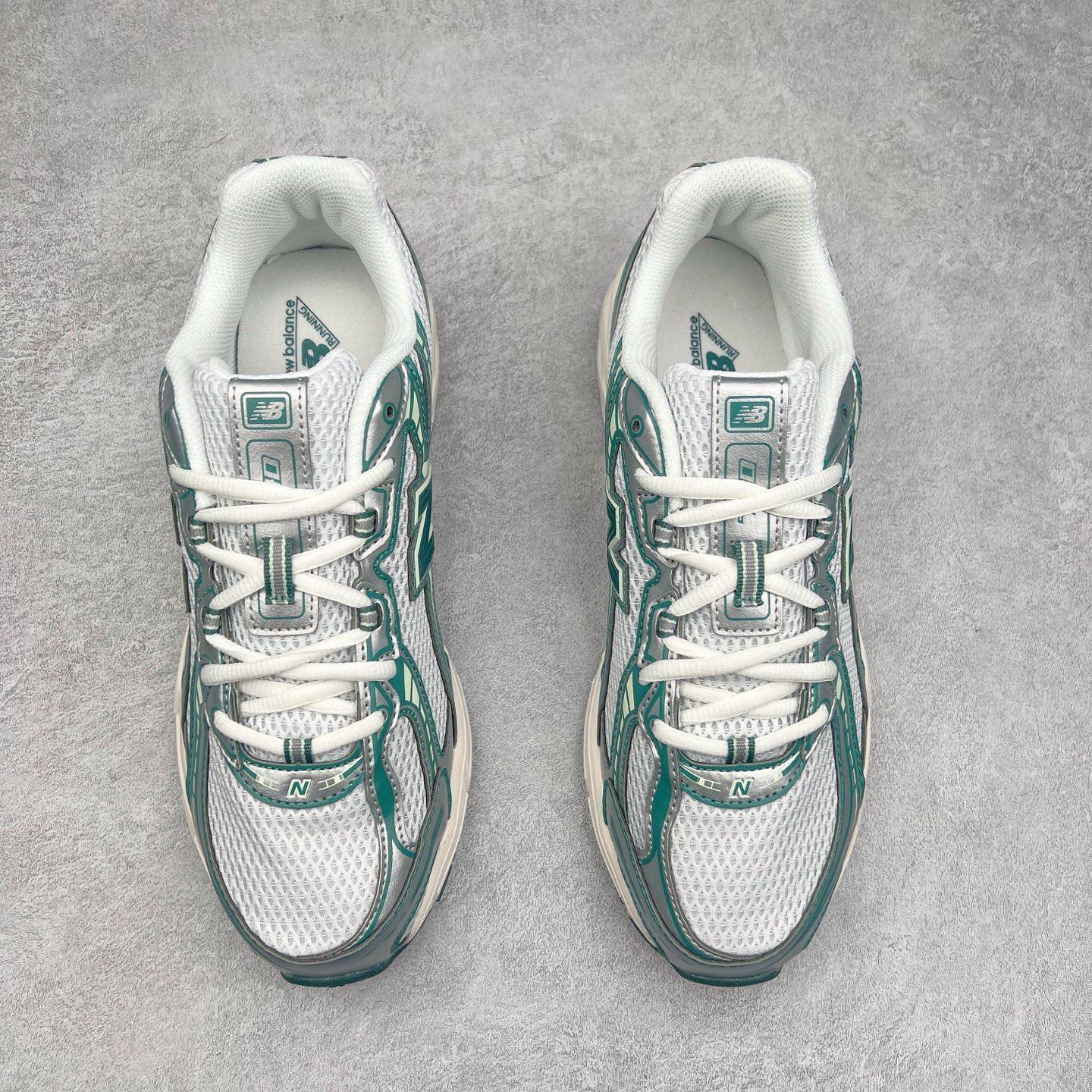 图片[2]-＃DT纯原 New Balance MR740 NB新百伦系列复古老爹风休闲运动慢跑鞋 采用轻质牛剖革拼接透气网眼衬垫织物鞋面材质 T-Beam大底提供足步弓支撑 保持步态稳定#后跟搭载外露缓震胶 鞋身整体以各种深浅不一的灰色覆盖 鞋头以淡蓝色调装饰，网眼衬垫通过不规律的色块实现做旧的美感 泛黄的鞋底更是进一步增添了复古气息 尺码：36 37 37.5 38 38.5 39.5 40 40.5 41.5 42 42.5 43 44 44.5 45-选品中心