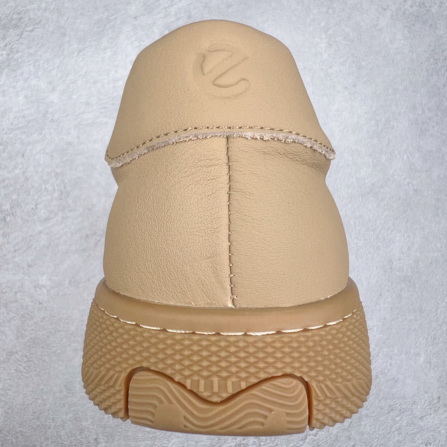 图片[8]-ECCO爱步男士板鞋 轻便休闲鞋拼色潮流街头系列 鞋面采用臻选牛皮与格子布，质感丰富 脚感柔软舒适 将不同元素融入日常穿搭 跨越界限 解锁更多穿搭可能 简约系带风格 紧密贴合不易散落 贴合脚型 中底与大底车缝线加固 合脚稳固 橡胶大底轻盈缓震 舒适回弹 拼接撞色 展现个性风尚 尺码：38 39 40 41 42 43（皮鞋码）-选品中心