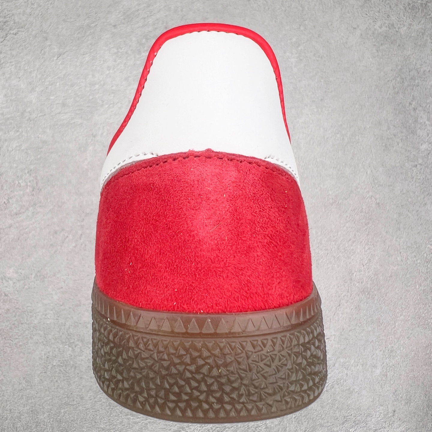 图片[8]-＃TG AD Originals Handball SPZL 手球运动员系列百搭休闲运动板鞋 FV1227 这款来自阿迪达斯的这款HANDBALL SPZL前身是一双手球运动鞋，这一次拿来复刻，所以鞋面的主要色彩选用了黑色， 鞋面外侧除了Spezial字母之外还有三叶草标志。Handball SPZL作为复古手球训练鞋与作为室内足球鞋的Samba有着异曲同工之处，但是质感更为出众的鞋身以及丰富的配色选择比起Samba来讲可以说是更胜一筹了！尺码：36 36⅔ 37⅓ 38 38⅔ 39⅓ 40 40⅔ 41⅓ 42 42⅔ 43⅓ 44⅔ 45-选品中心