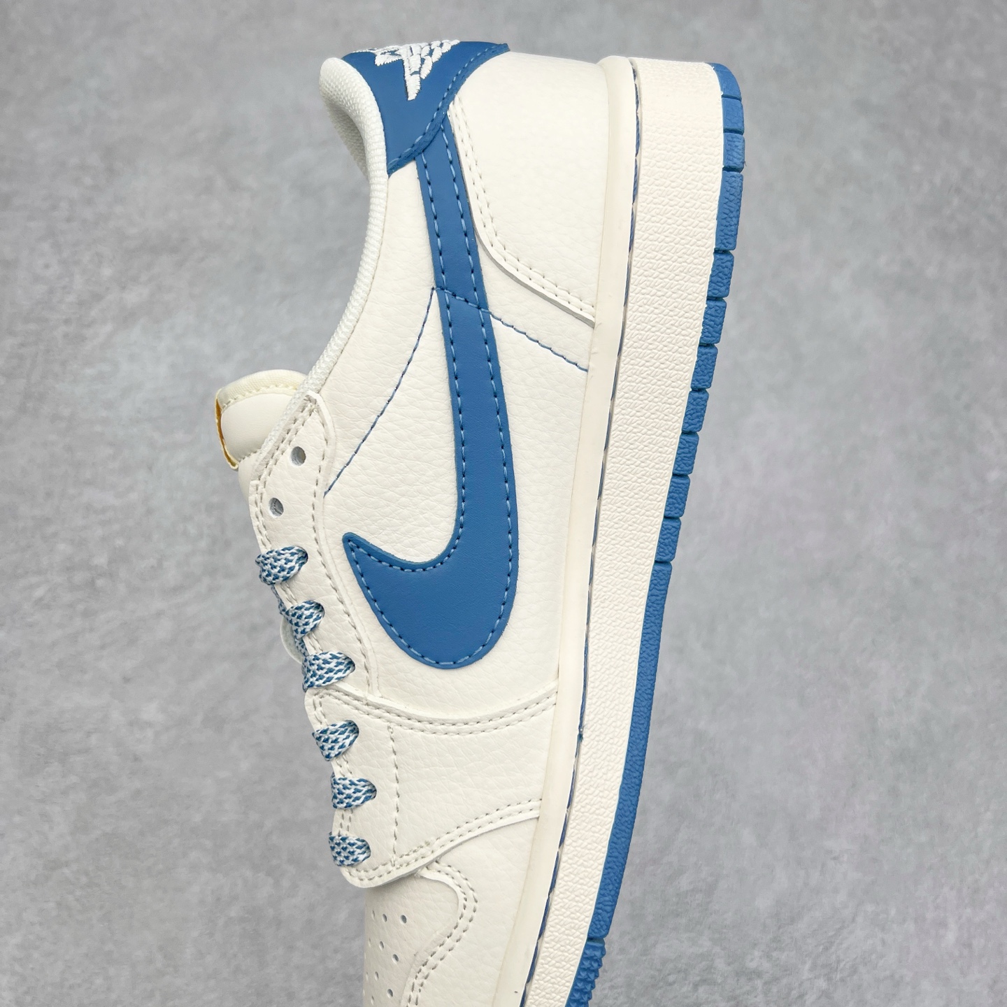 图片[7]-TS x Air Jordan AJ1 Low 倒钩低帮联名定制配色 CF3688-025 原厂内置气垫魔块 A模大底 头层小牛皮 鞋舌AJ原厂专用牛津布+AJ专用反口珍珠布+原厂无杂质高弹内里海棉+特殊封边弹力鞋带 实拍调校N版已经零色差零失真 百分百还原实物色彩所见即所得 不存在货不对板色差等低级问题 选购参考实物拍摄 不混卖不参货 只用心做好货严格选品 承诺混一赔十 尺码：36 36.5 37.5 38 38.5 39 40 40.5 41 42 42.5 43 44 44.5 45-选品中心