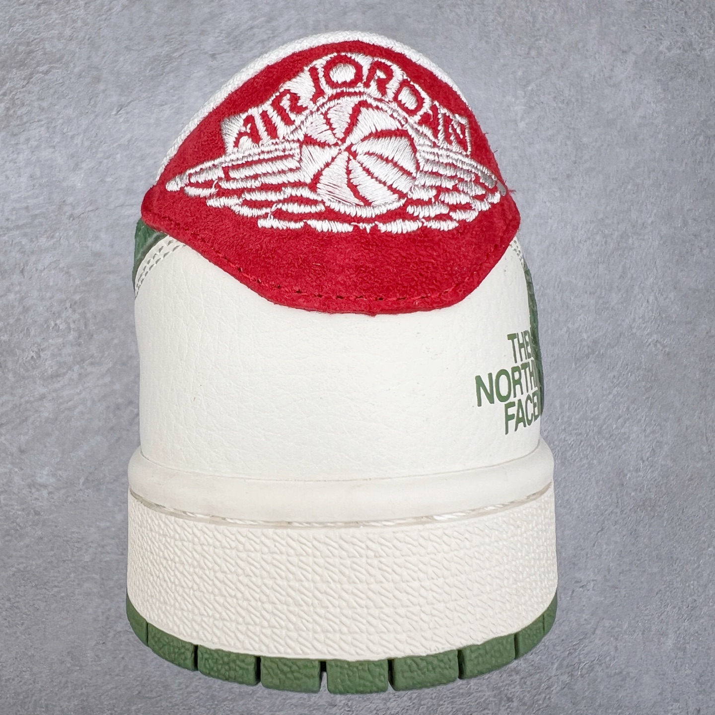 图片[8]-TS x Air Jordan AJ1 Low 倒钩低帮联名定制配色 FC1688-214 原厂内置气垫魔块 A模大底 头层小牛皮 鞋舌AJ原厂专用牛津布+AJ专用反口珍珠布+原厂无杂质高弹内里海棉+特殊封边弹力鞋带 实拍调校N版已经零色差零失真 百分百还原实物色彩所见即所得 不存在货不对板色差等低级问题 选购参考实物拍摄 不混卖不参货 只用心做好货严格选品 承诺混一赔十 尺码：36 36.5 37.5 38 38.5 39 40 40.5 41 42 42.5 43 44 44.5 45-选品中心