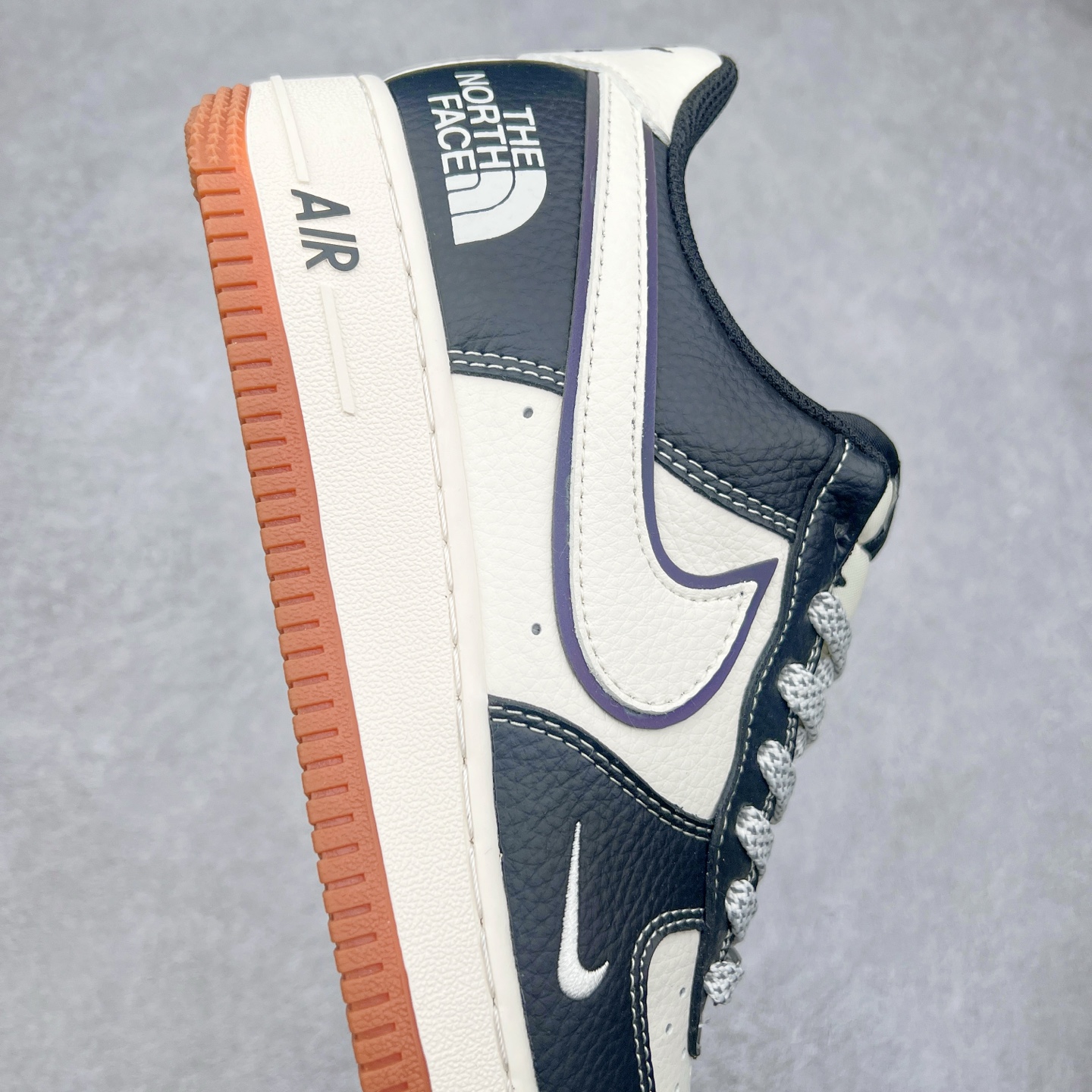 图片[6]-NK Air Force 1´07 Low 空军一号低帮百搭休闲运动板鞋 XZ6188-114 柔软、弹性十足的缓震性能和出色的中底设计 横跨复古与现代的外型结合 造就出风靡全球 三十多年的Force 1 直到今天还深受青睐 实拍调校N版已经零色差零失真 百分百还原实物色彩所见即所得 不存在货不对板色差等低级问题 选购参考实物拍摄 不混卖不参货 只用心做好货严格选品 承诺混一赔十 尺码：36 36.5 37.5 38 38.5 39 40 40.5 41 42 42.5 43 44 44.5 45-选品中心