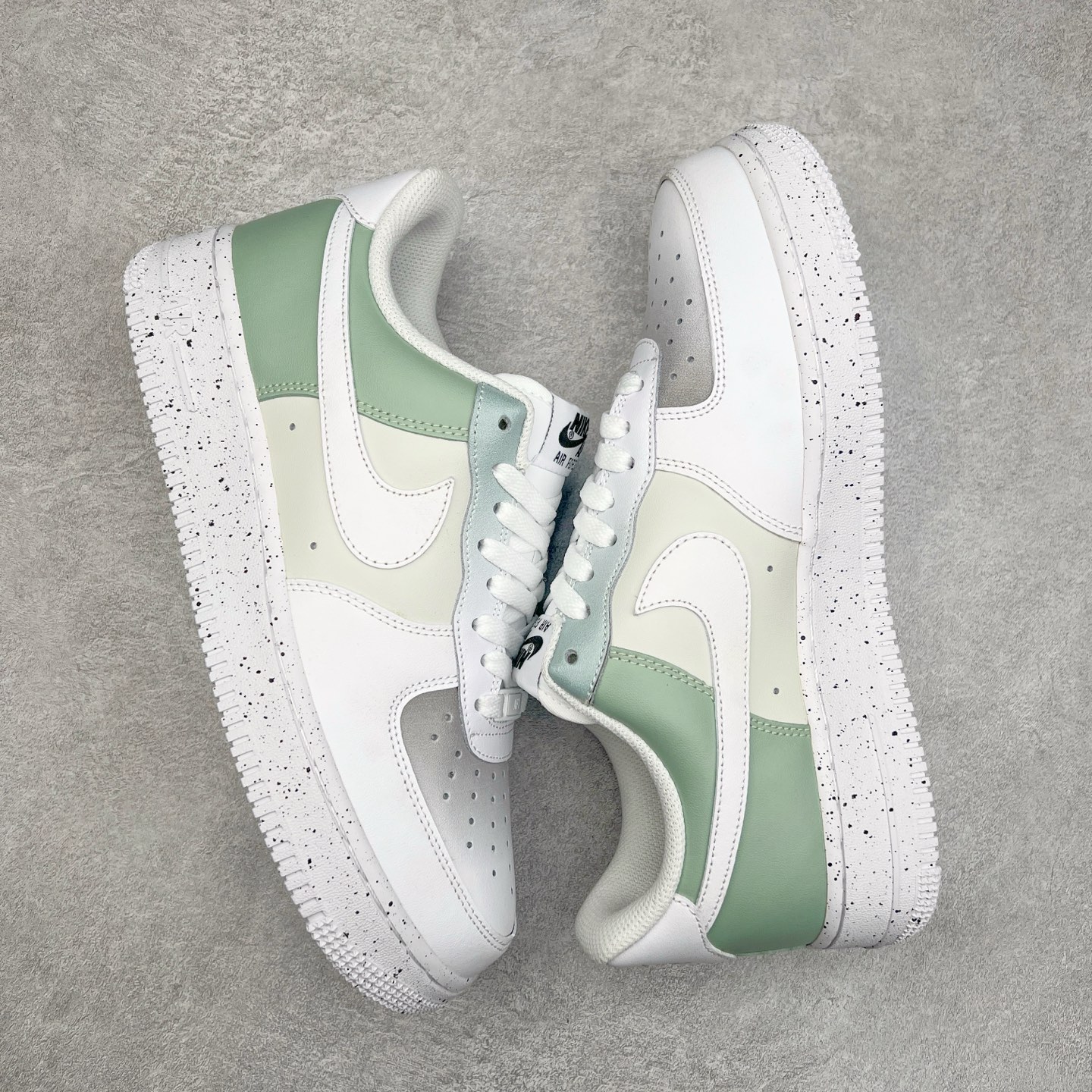 图片[3]-NK Air Force 1´07 Low 空军一号低帮百搭休闲运动板鞋 MM6823-336 柔软、弹性十足的缓震性能和出色的中底设计 横跨复古与现代的外型结合 造就出风靡全球 三十多年的Force 1 直到今天还深受青睐 实拍调校N版已经零色差零失真 百分百还原实物色彩所见即所得 不存在货不对板色差等低级问题 选购参考实物拍摄 不混卖不参货 只用心做好货严格选品 承诺混一赔十 尺码：36 36.5 37.5 38 38.5 39 40 40.5 41 42 42.5 43 44 44.5 45-选品中心